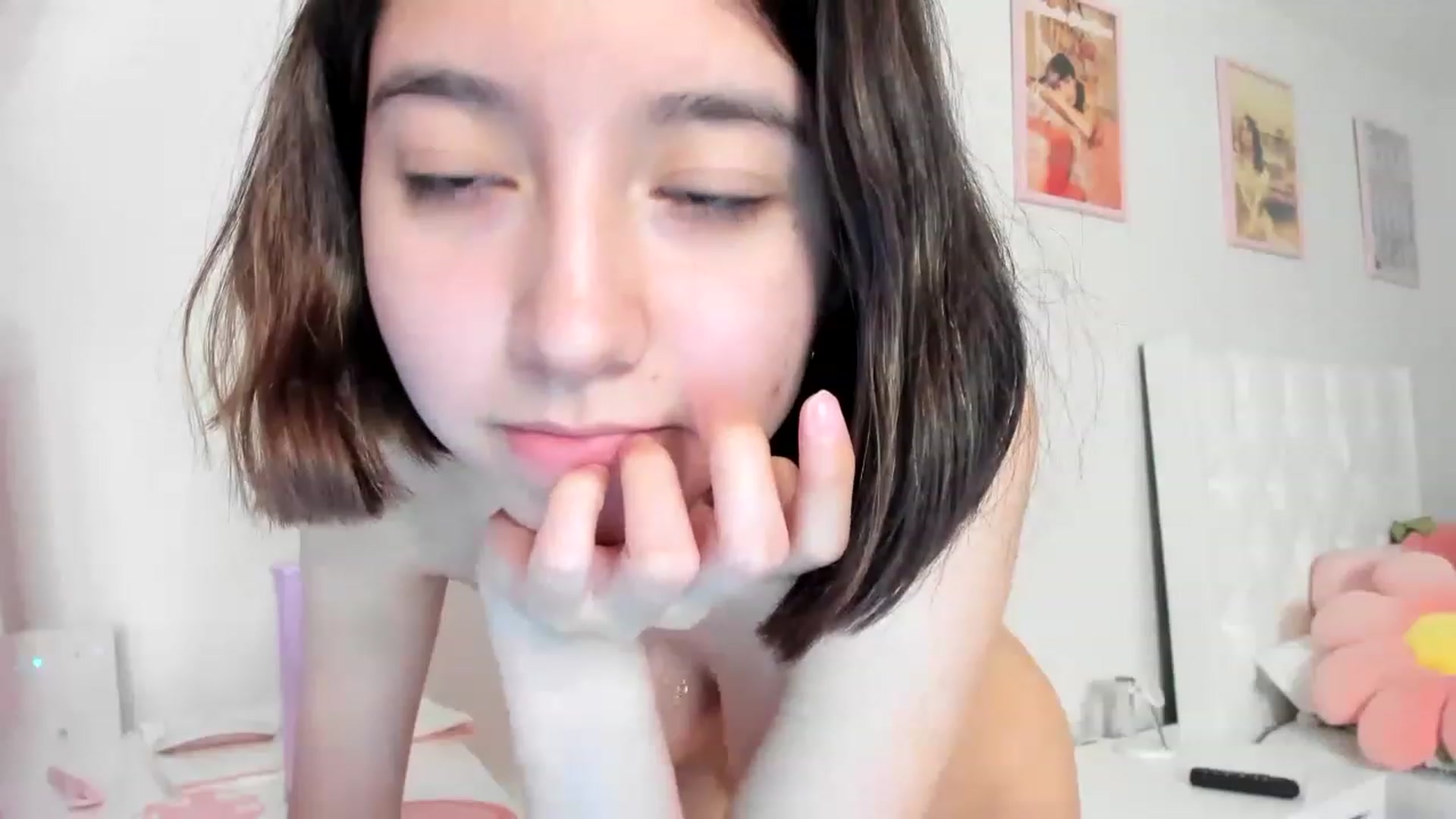 Gallery image thumbnail from Cherrycute666's myfreecams stream on, 04/19/2023, 02:38 image 13 of 20