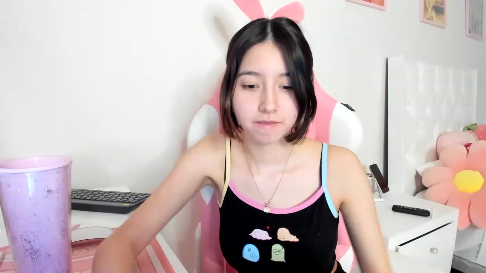 Gallery image thumbnail from Cherrycute666's myfreecams stream on, 04/19/2023, 06:03 image 11 of 20
