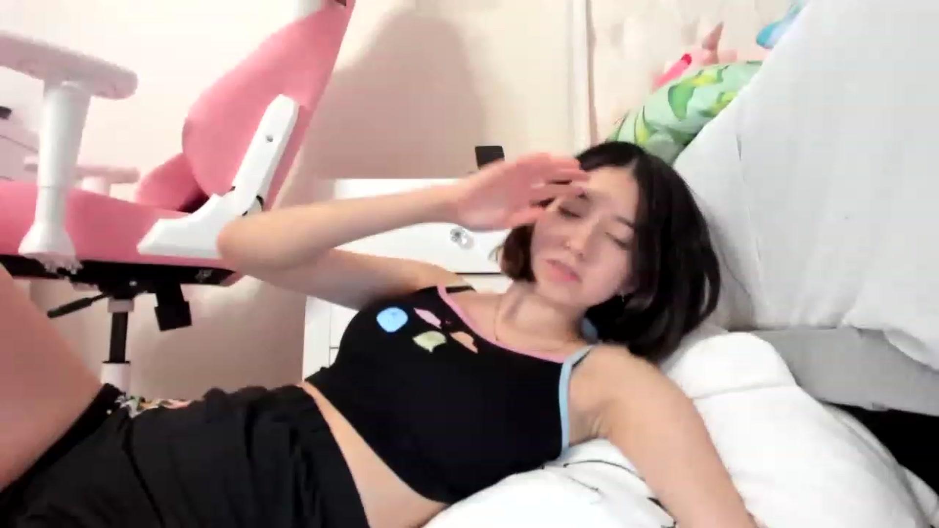 Gallery image thumbnail from Cherrycute666's myfreecams stream on, 04/19/2023, 07:11 image 8 of 20