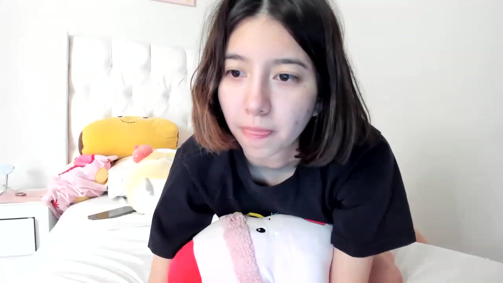 Gallery image thumbnail from Cherrycute666's myfreecams stream on, 04/19/2023, 16:05 image 2 of 20