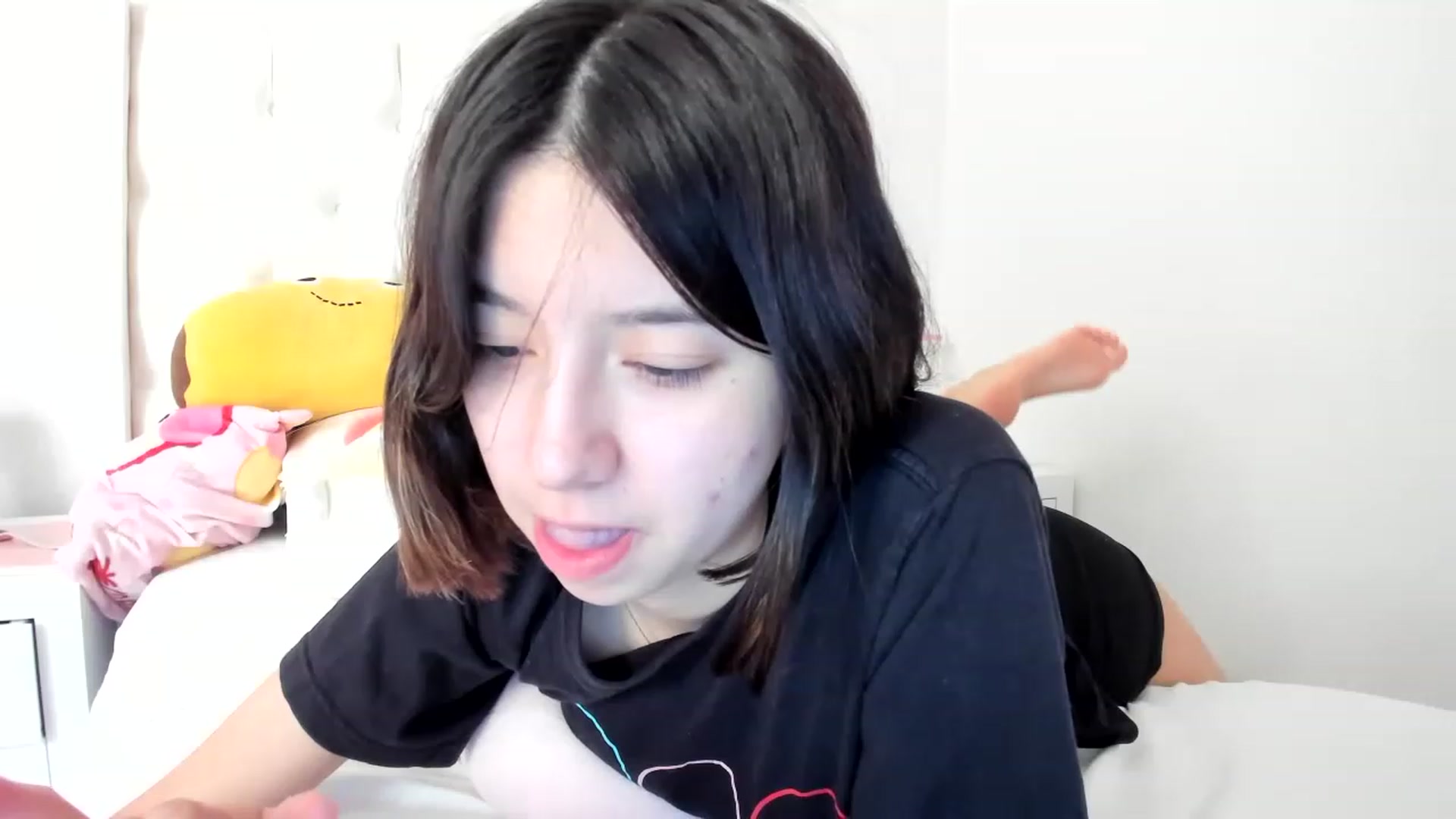 Gallery image thumbnail from Cherrycute666's myfreecams stream on, 04/19/2023, 16:05 image 12 of 20