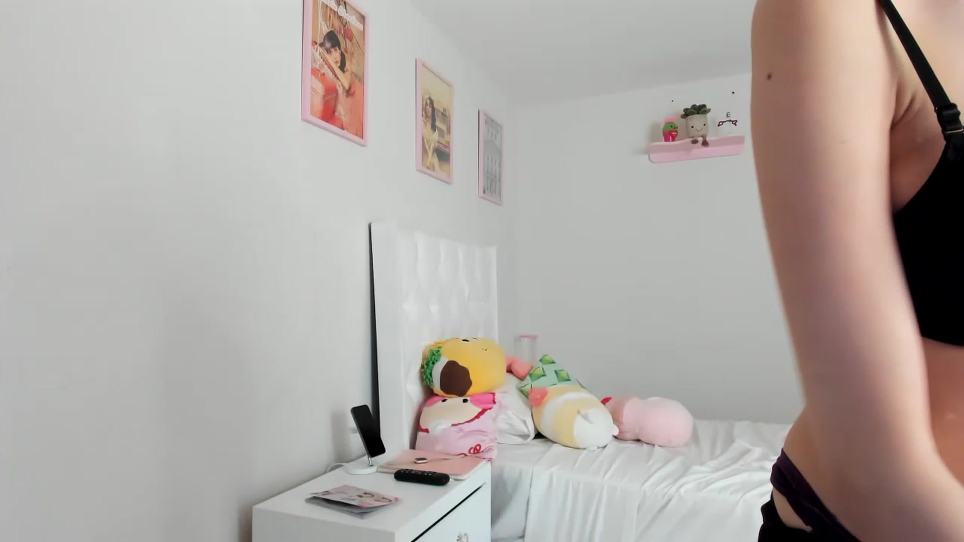 Gallery image thumbnail from Cherrycute666's myfreecams stream on, 04/19/2023, 16:05 image 18 of 20