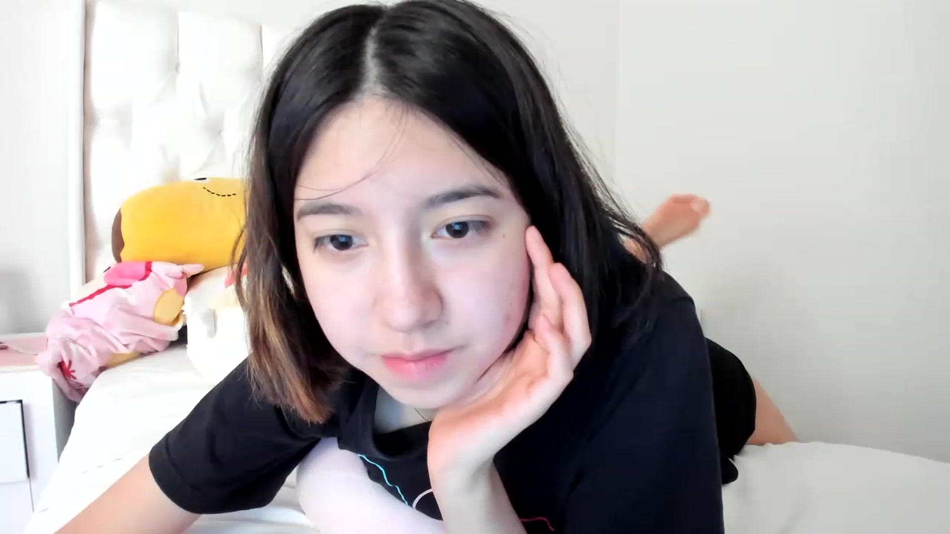 Gallery image thumbnail from Cherrycute666's myfreecams stream on, 04/19/2023, 16:05 image 11 of 20