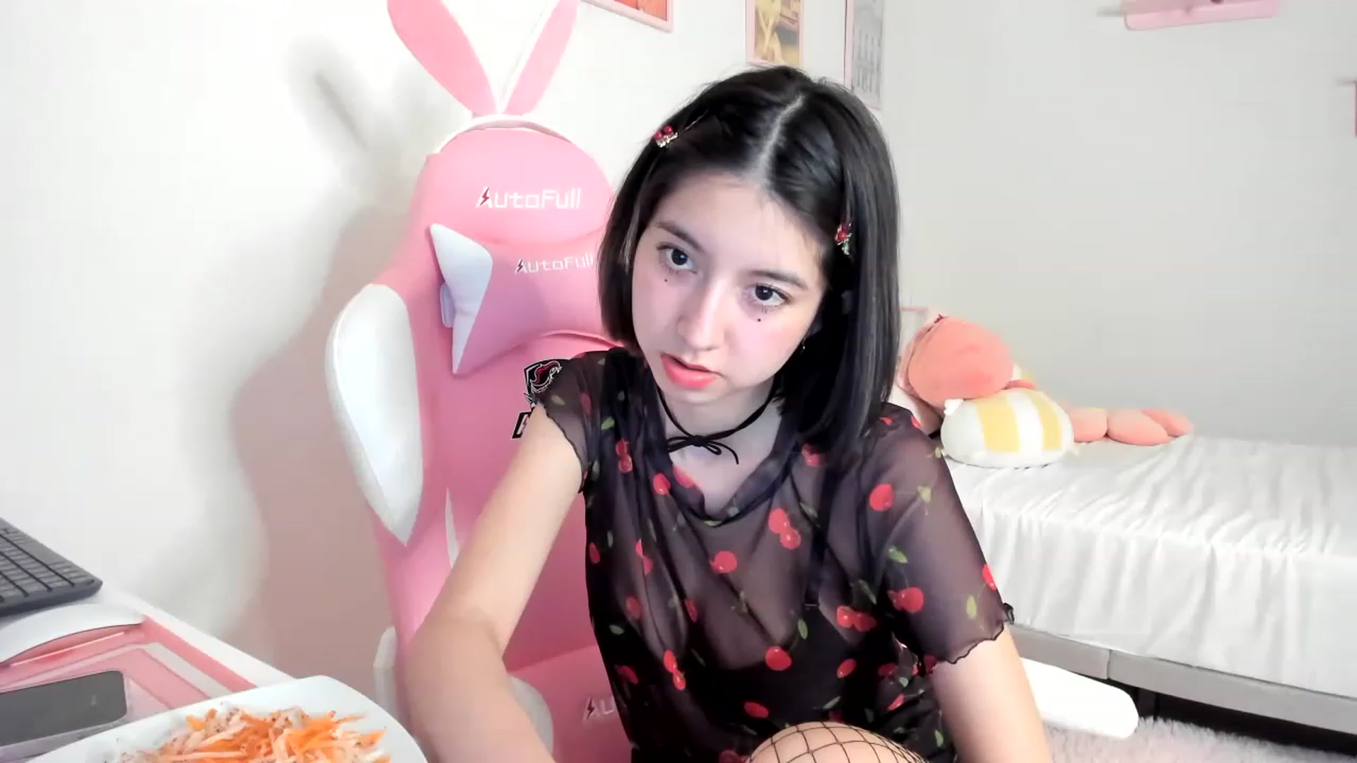 Gallery image thumbnail from Cherrycute666's myfreecams stream on, 04/20/2023, 04:57 image 16 of 20