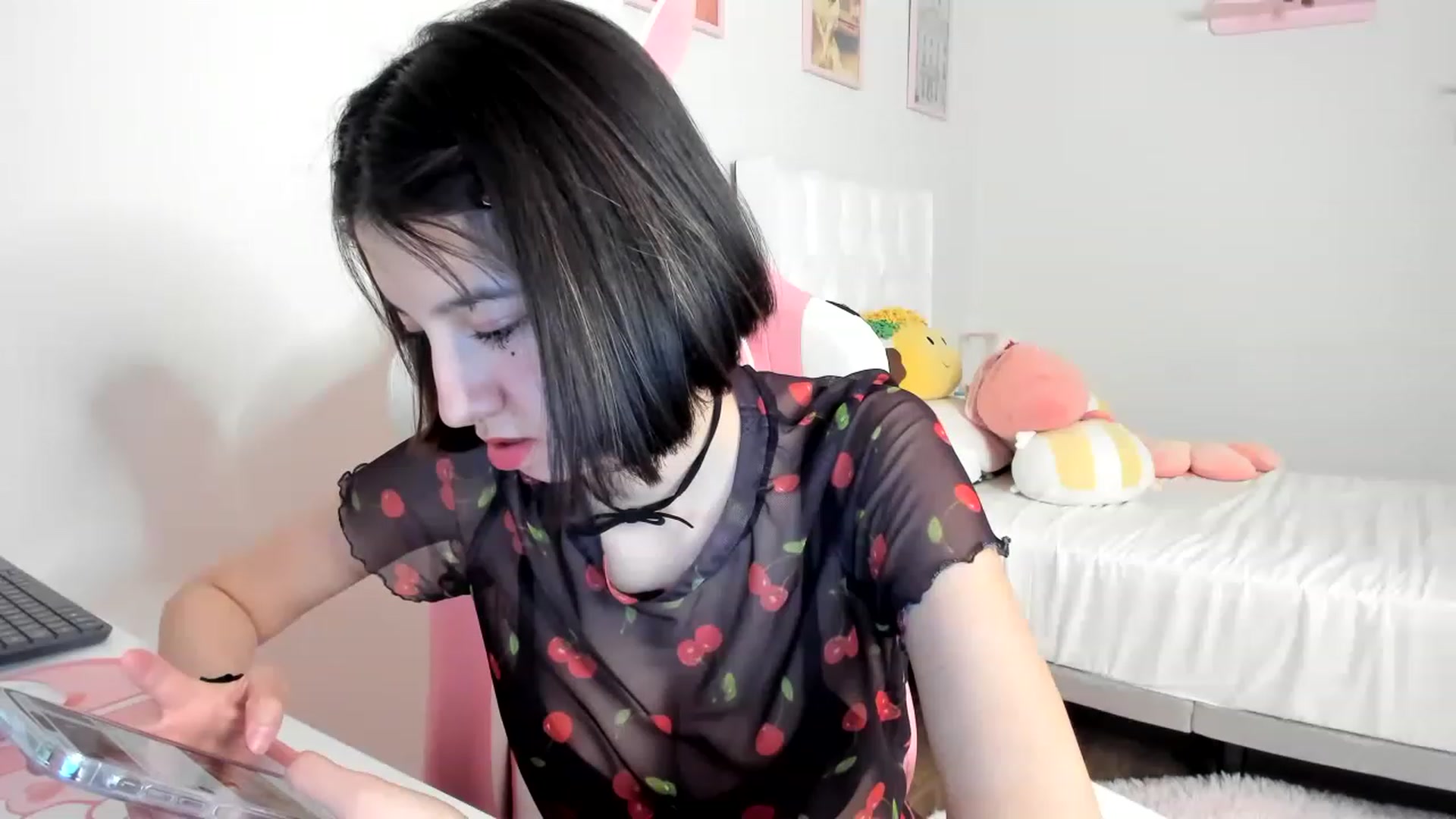 Gallery image thumbnail from Cherrycute666's myfreecams stream on, 04/20/2023, 04:57 image 7 of 20