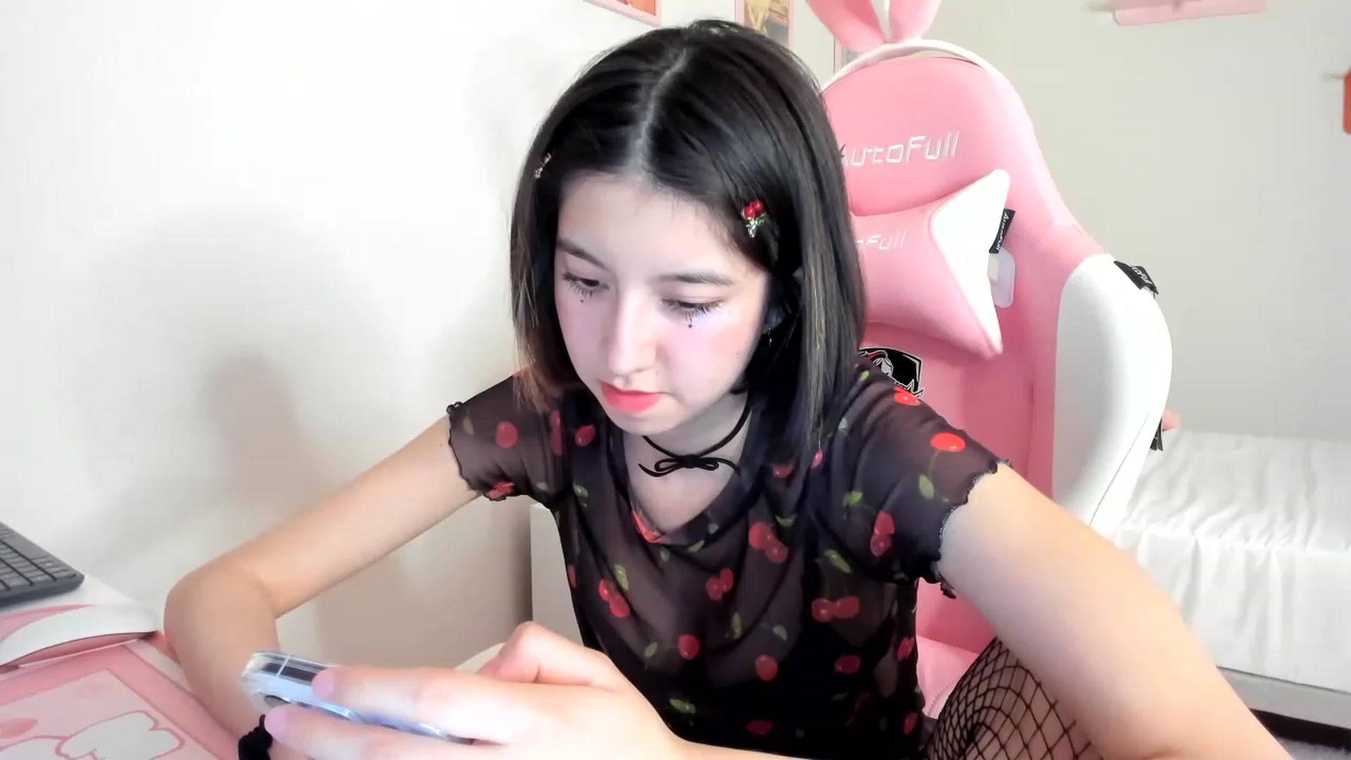 Gallery image thumbnail from Cherrycute666's myfreecams stream on, 04/20/2023, 04:57 image 3 of 20
