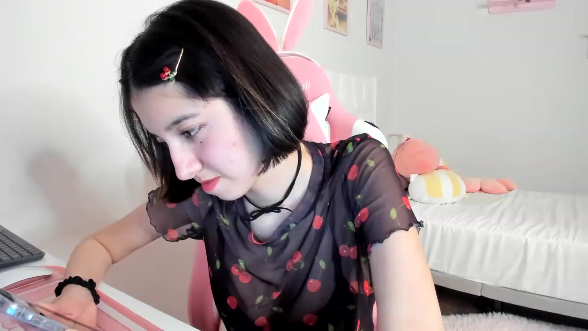 Gallery image thumbnail from Cherrycute666's myfreecams stream on, 04/20/2023, 04:57 image 8 of 20