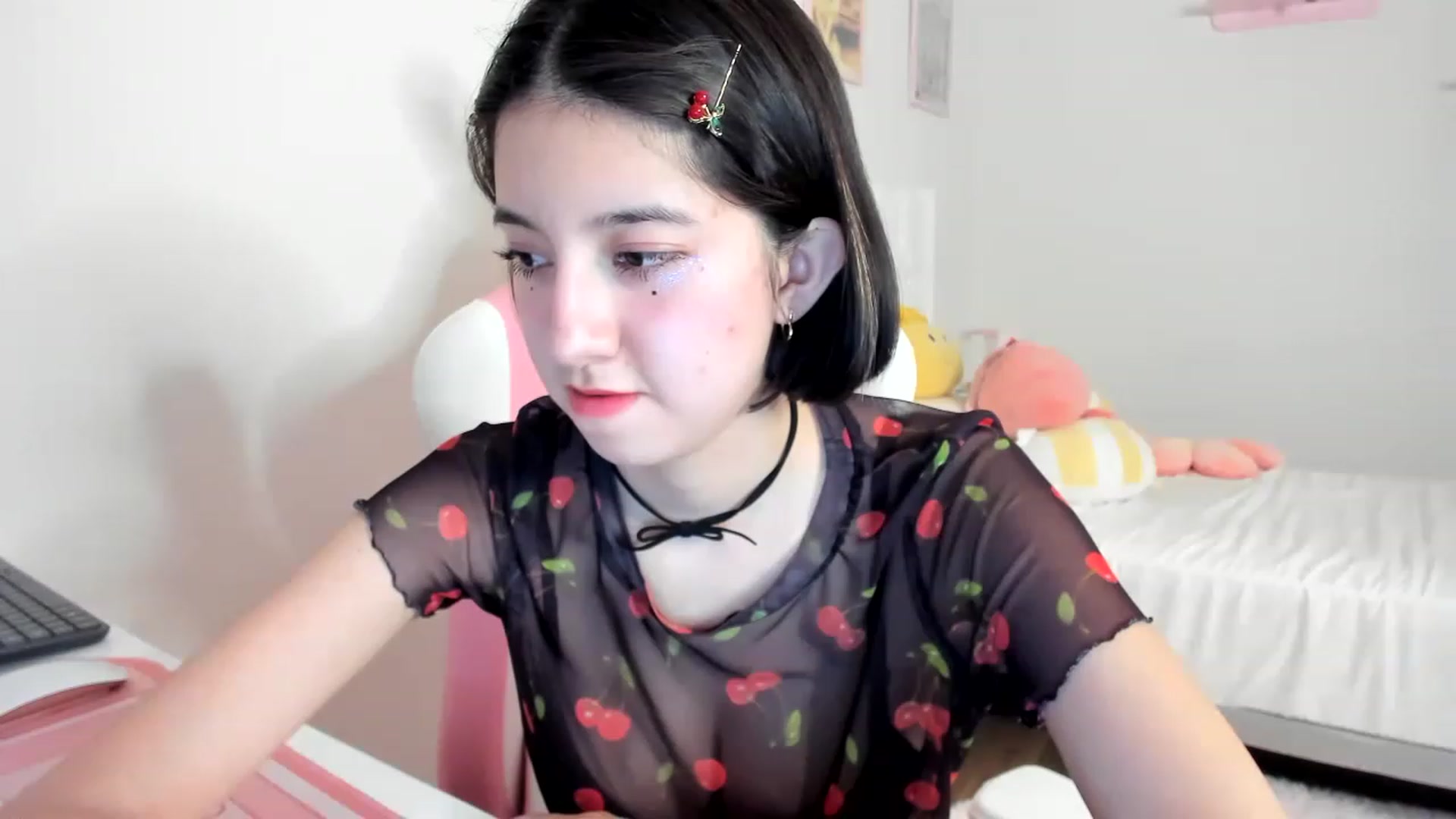 Gallery image thumbnail from Cherrycute666's myfreecams stream on, 04/20/2023, 04:57 image 10 of 20