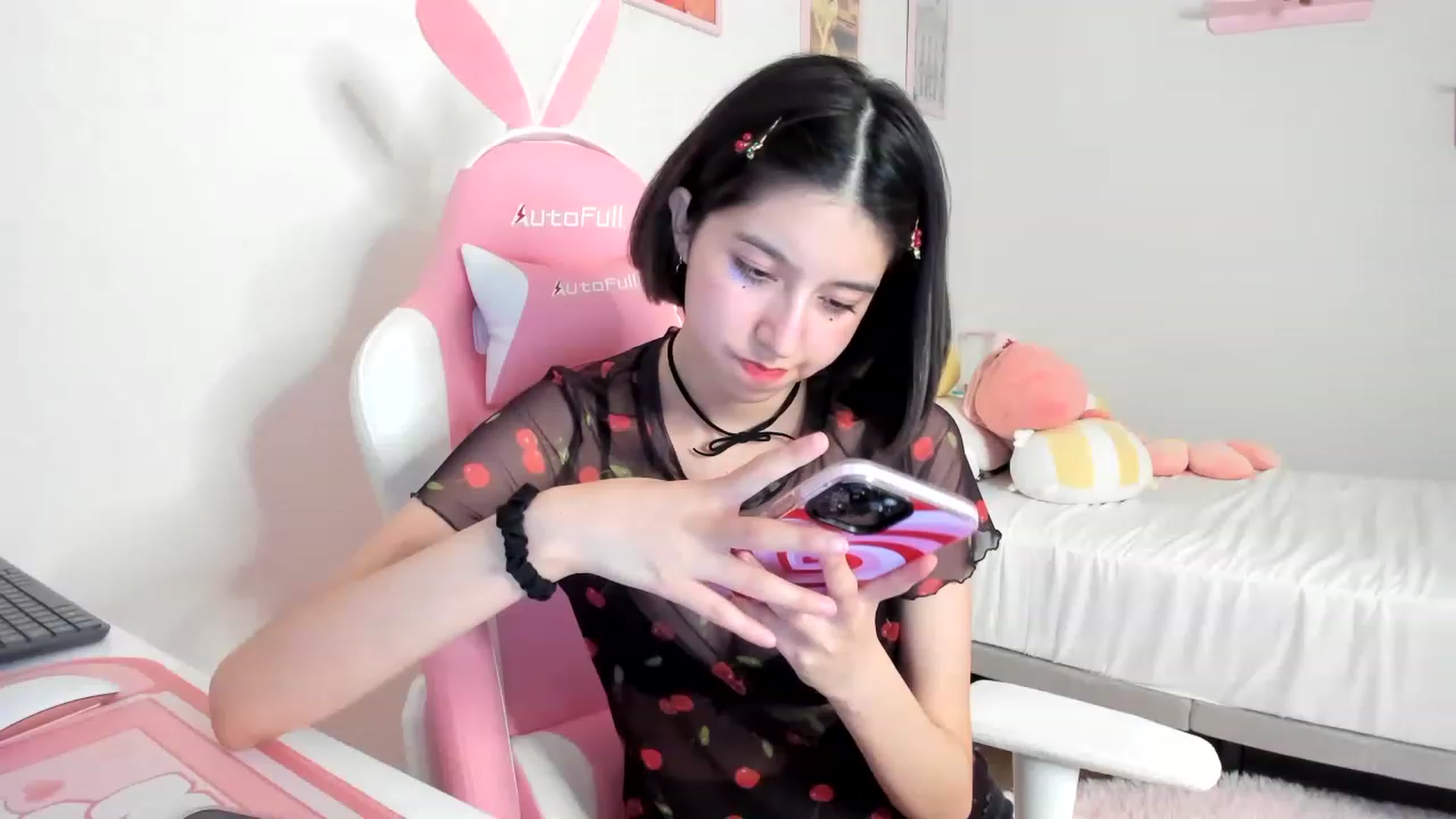 Gallery image thumbnail from Cherrycute666's myfreecams stream on, 04/20/2023, 04:57 image 12 of 20