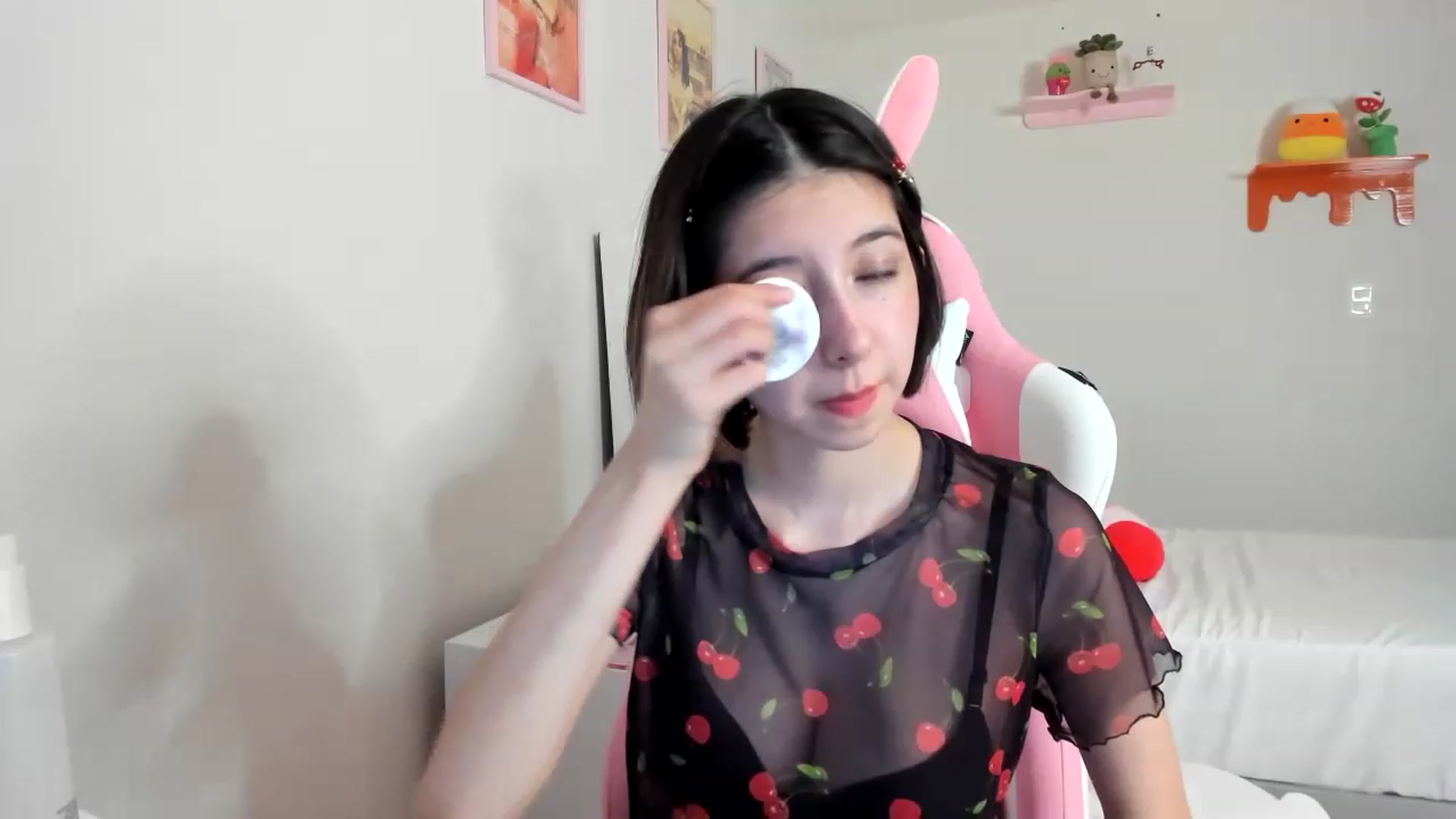 Gallery image thumbnail from Cherrycute666's myfreecams stream on, 04/20/2023, 05:22 image 14 of 20
