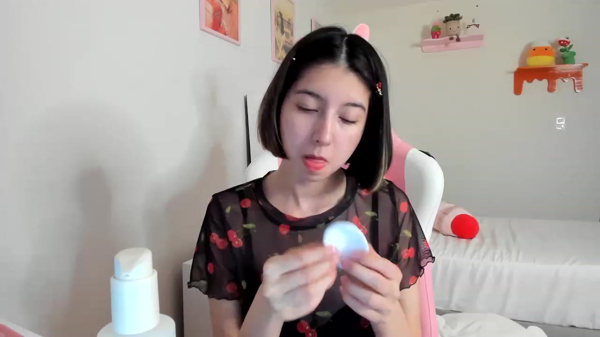 Gallery image thumbnail from Cherrycute666's myfreecams stream on, 04/20/2023, 05:22 image 16 of 20