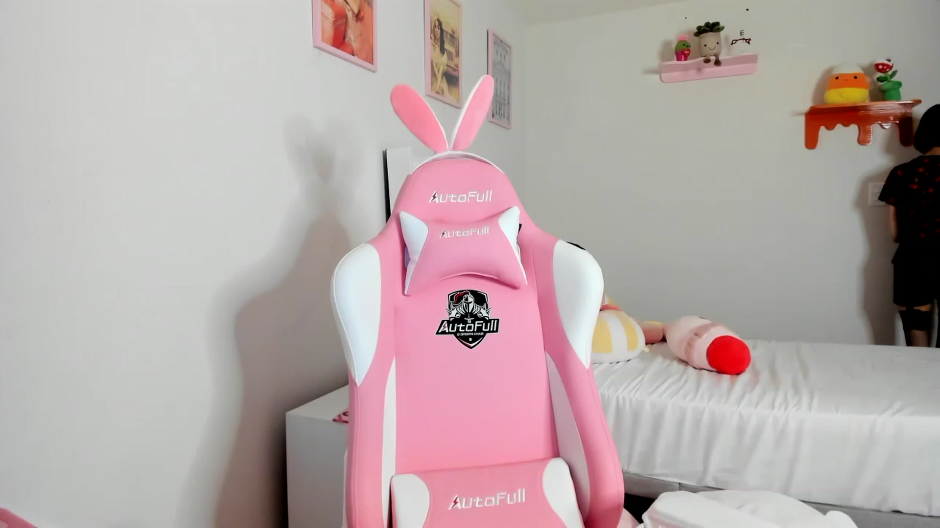 Gallery image thumbnail from Cherrycute666's myfreecams stream on, 04/20/2023, 05:22 image 20 of 20
