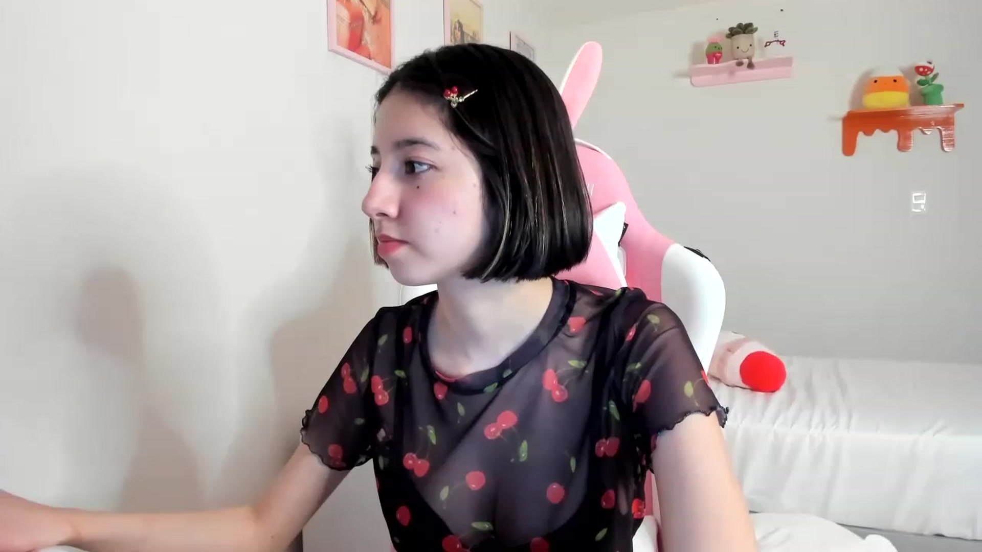 Gallery image thumbnail from Cherrycute666's myfreecams stream on, 04/20/2023, 05:22 image 13 of 20