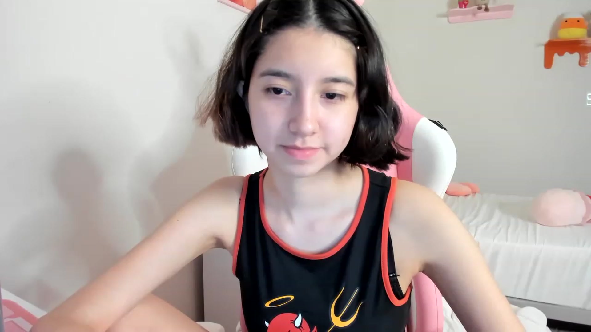 Gallery image thumbnail from Cherrycute666's myfreecams stream on, 04/20/2023, 10:31 image 8 of 20
