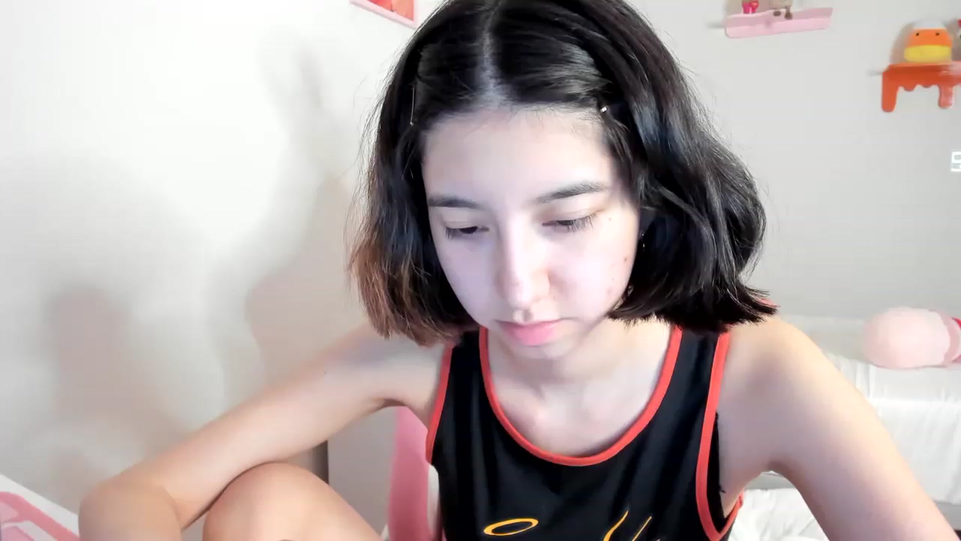 Gallery image thumbnail from Cherrycute666's myfreecams stream on, 04/20/2023, 10:31 image 6 of 20