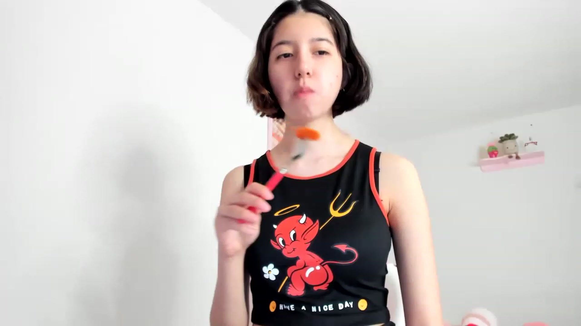 Gallery image thumbnail from Cherrycute666's myfreecams stream on, 04/20/2023, 21:36 image 5 of 20