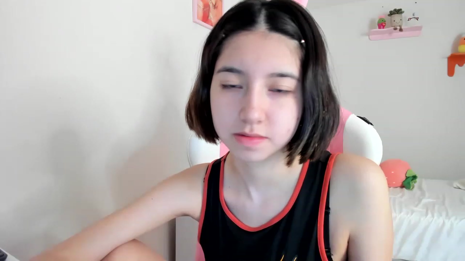 Gallery image thumbnail from Cherrycute666's myfreecams stream on, 04/20/2023, 21:36 image 9 of 20
