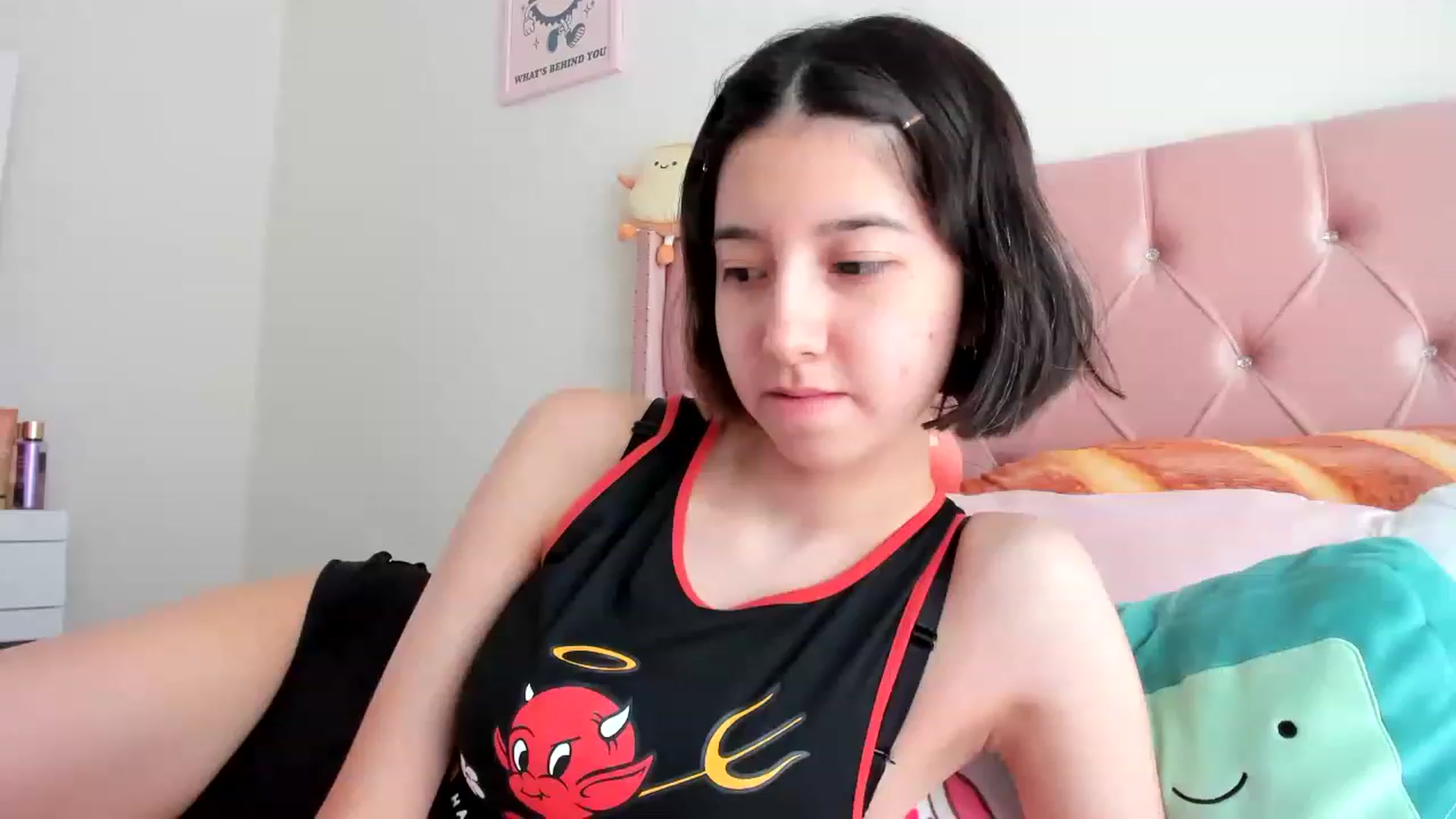 Gallery image thumbnail from Cherrycute666's myfreecams stream on, 04/20/2023, 21:36 image 18 of 20