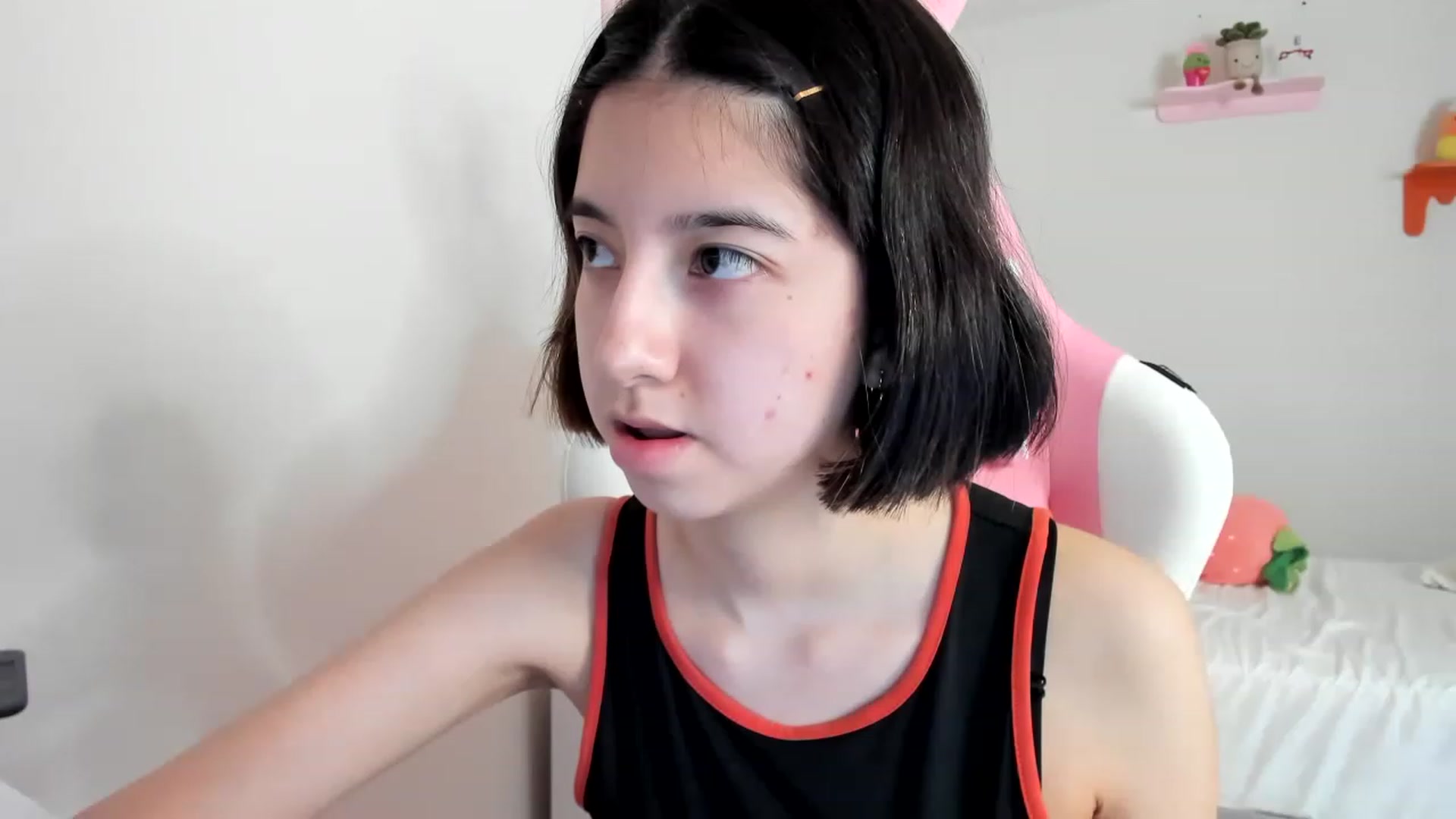 Gallery image thumbnail from Cherrycute666's myfreecams stream on, 04/20/2023, 21:36 image 11 of 20