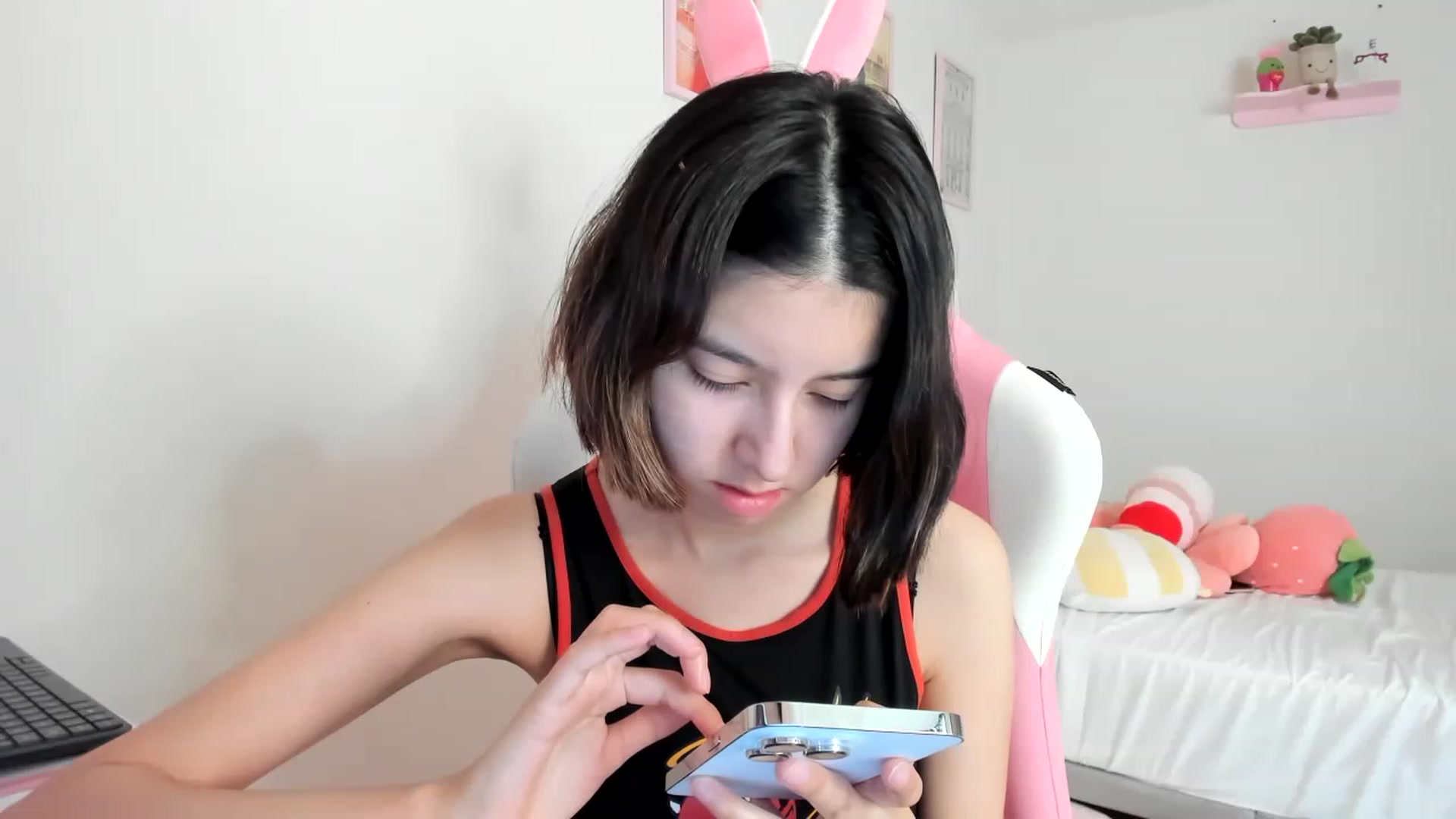 Gallery image thumbnail from Cherrycute666's myfreecams stream on, 04/20/2023, 21:36 image 3 of 20
