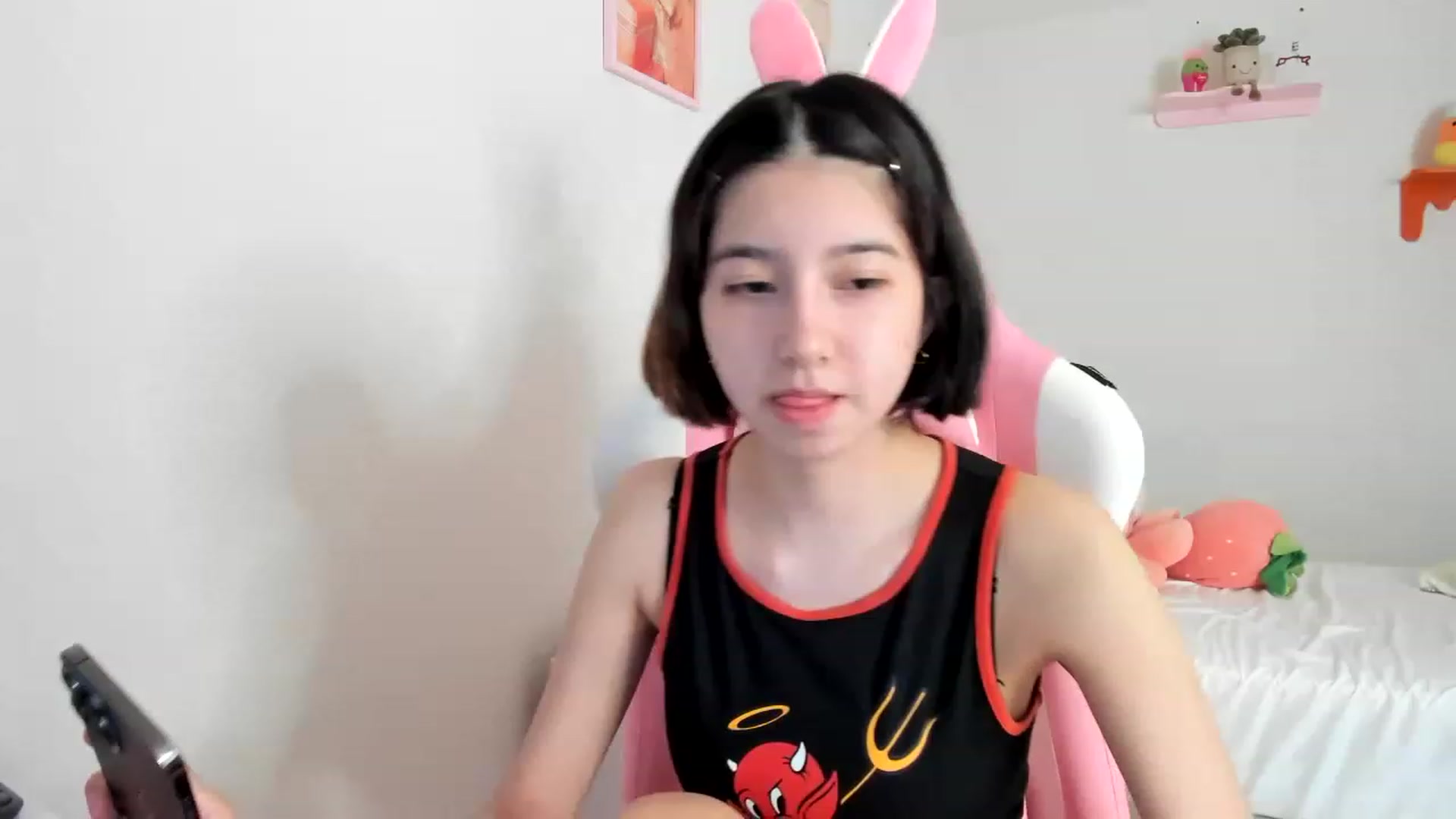 Gallery image thumbnail from Cherrycute666's myfreecams stream on, 04/20/2023, 21:36 image 8 of 20