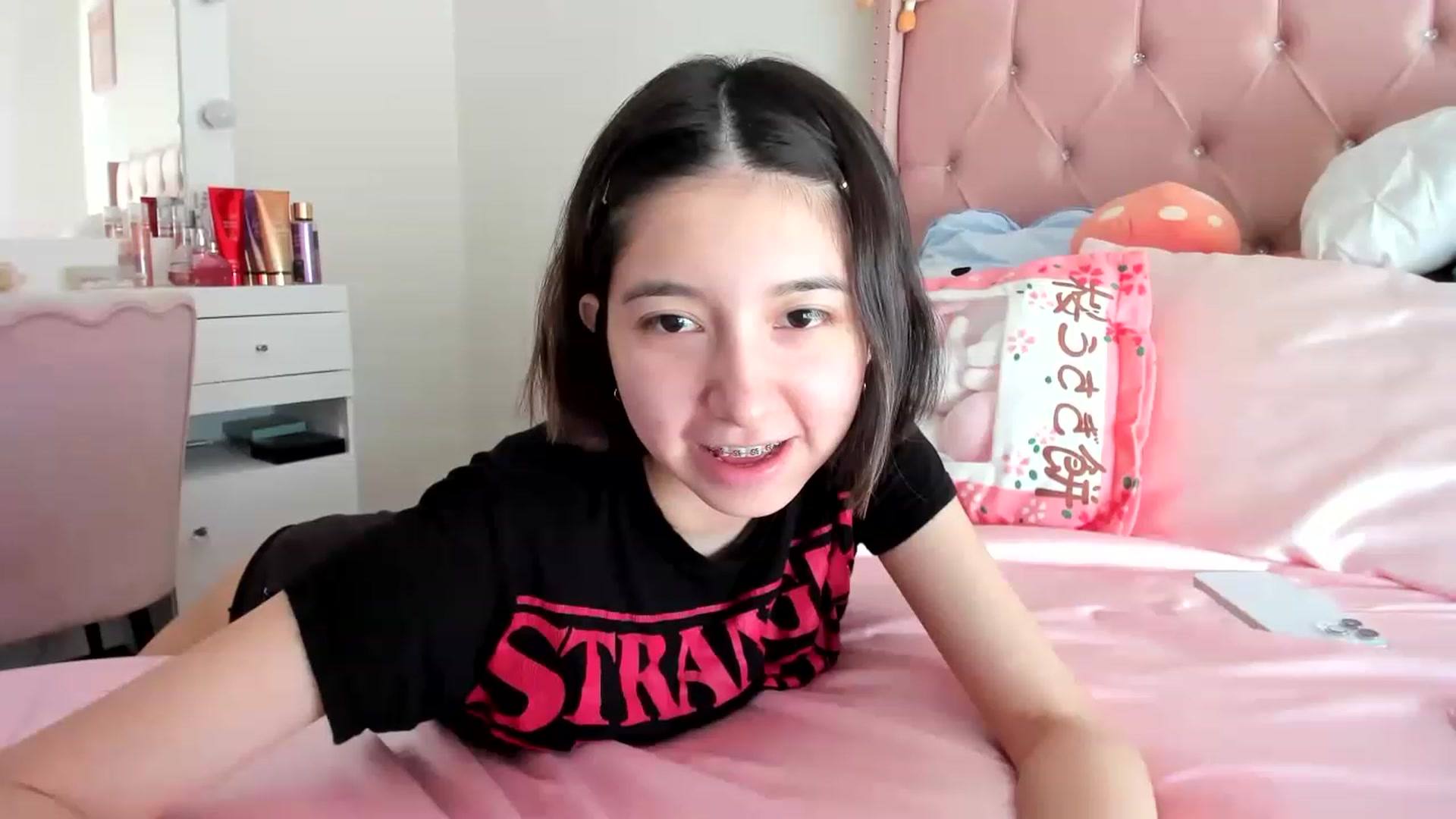 Gallery image thumbnail from Cherrycute666's myfreecams stream on, 04/20/2023, 23:22 image 16 of 20