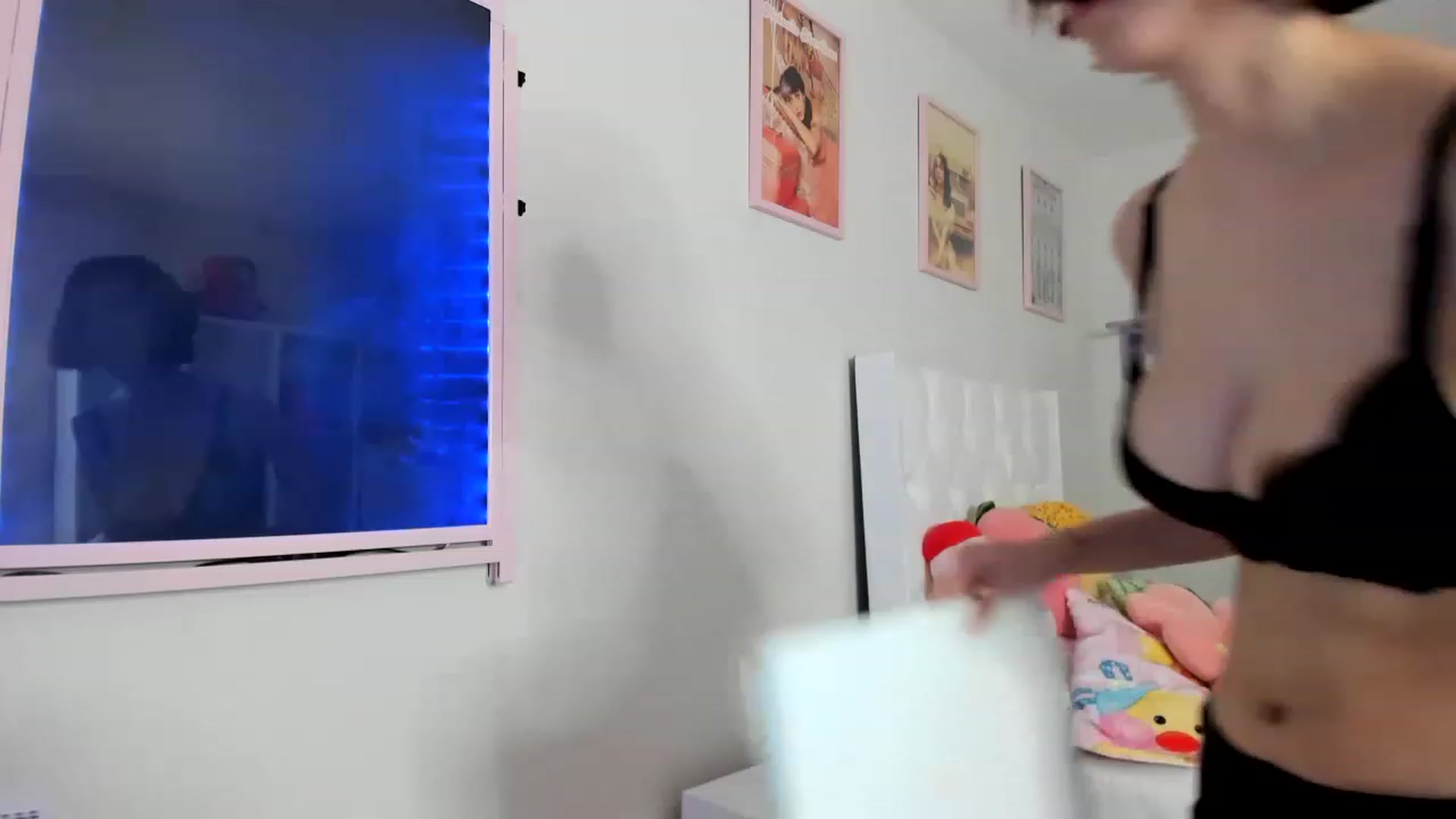 Gallery image thumbnail from Cherrycute666's myfreecams stream on, 04/21/2023, 24:01 image 14 of 20
