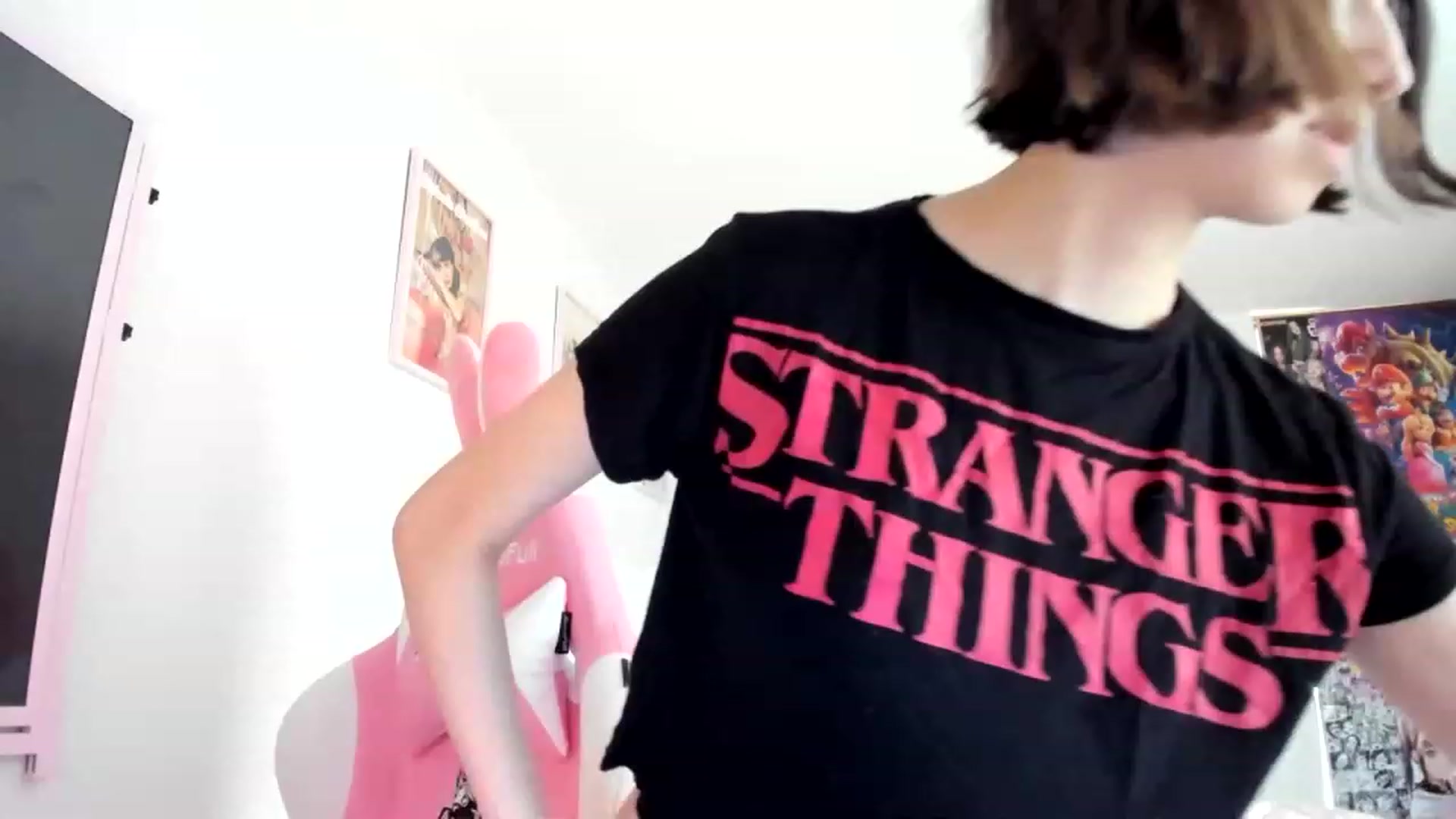 Gallery image thumbnail from Cherrycute666's myfreecams stream on, 04/21/2023, 24:01 image 1 of 20