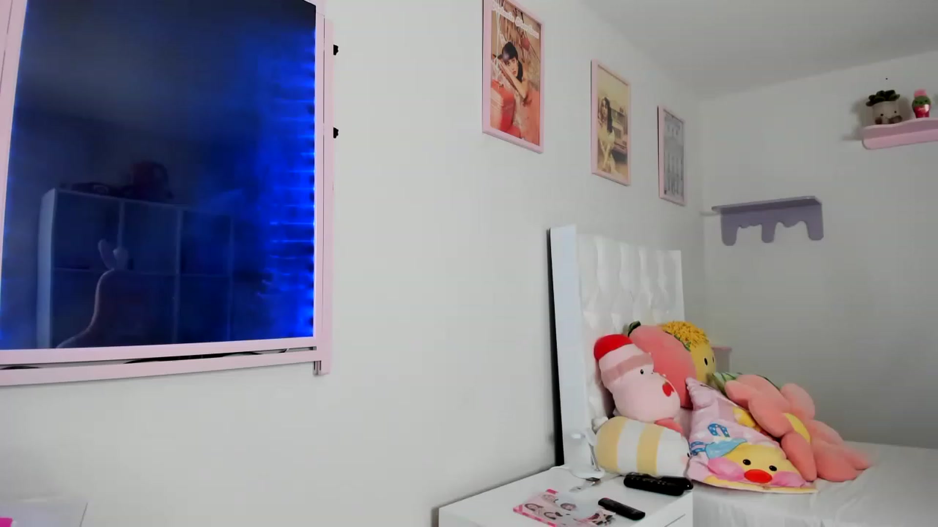 Gallery image thumbnail from Cherrycute666's myfreecams stream on, 04/21/2023, 24:01 image 17 of 20