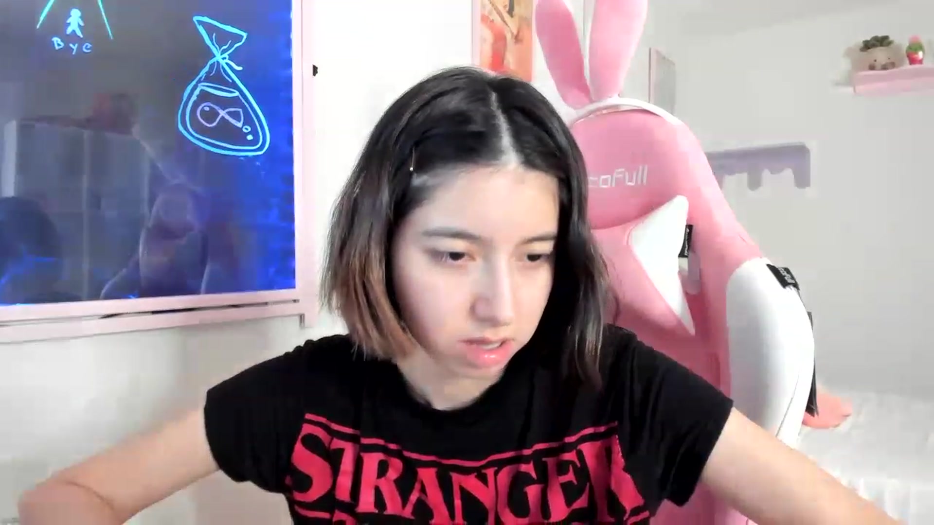 Gallery image thumbnail from Cherrycute666's myfreecams stream on, 04/21/2023, 24:57 image 15 of 20