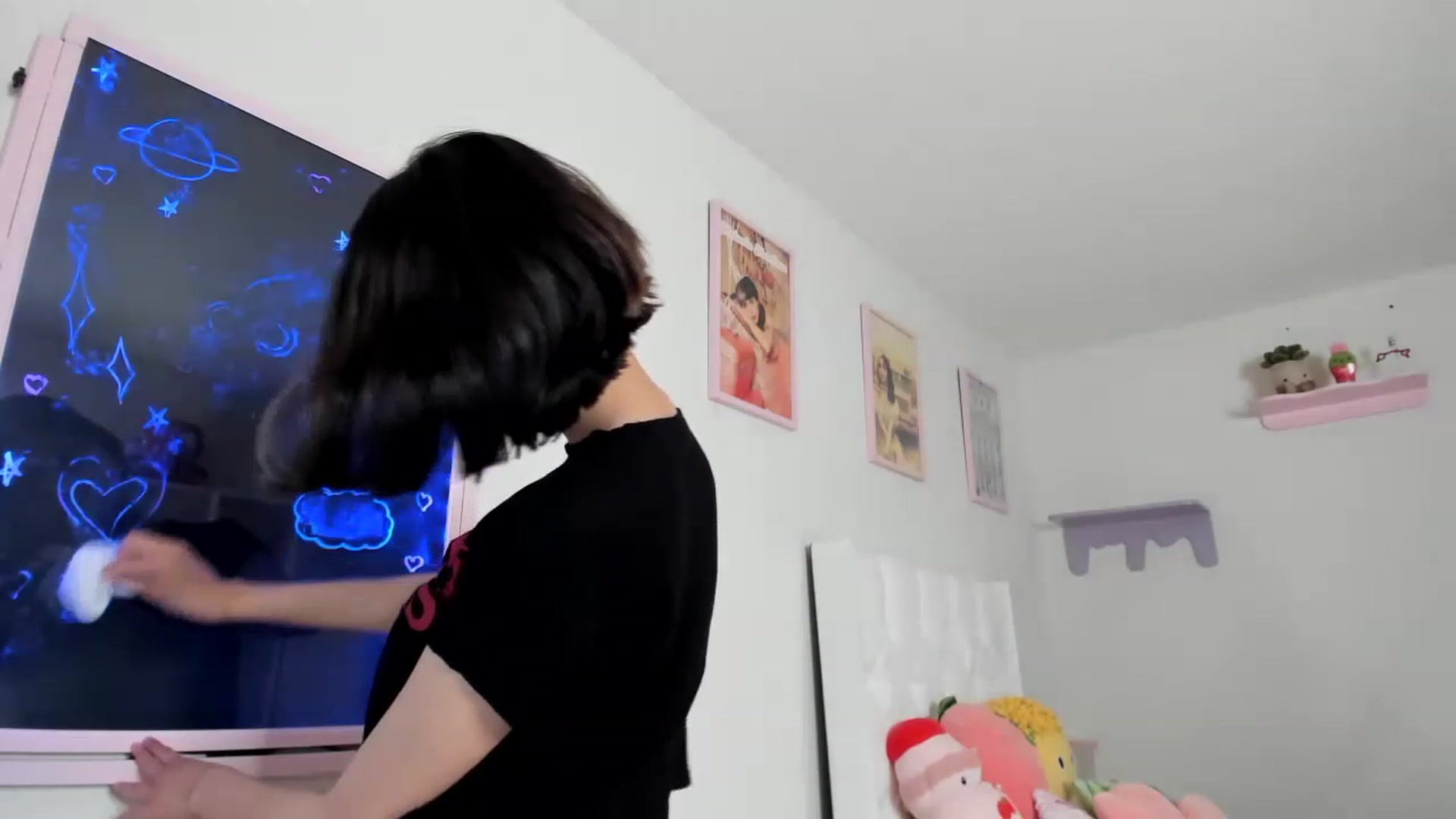 Gallery image thumbnail from Cherrycute666's myfreecams stream on, 04/21/2023, 24:57 image 6 of 20