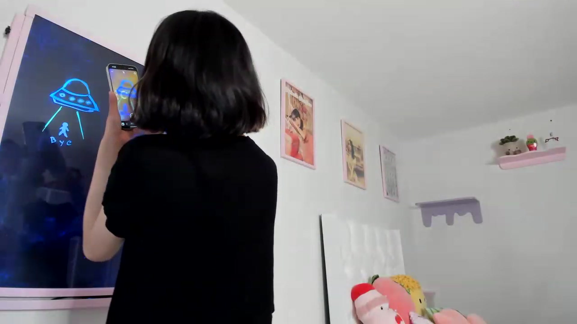 Gallery image thumbnail from Cherrycute666's myfreecams stream on, 04/21/2023, 24:57 image 8 of 20
