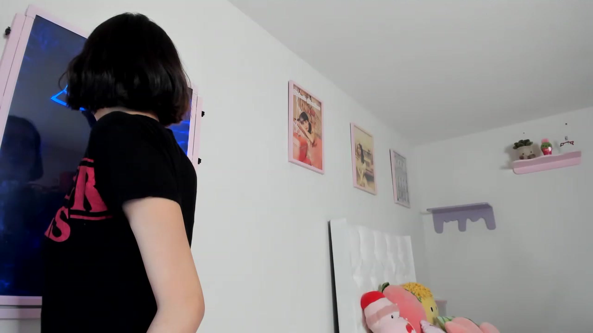 Gallery image thumbnail from Cherrycute666's myfreecams stream on, 04/21/2023, 24:57 image 7 of 20