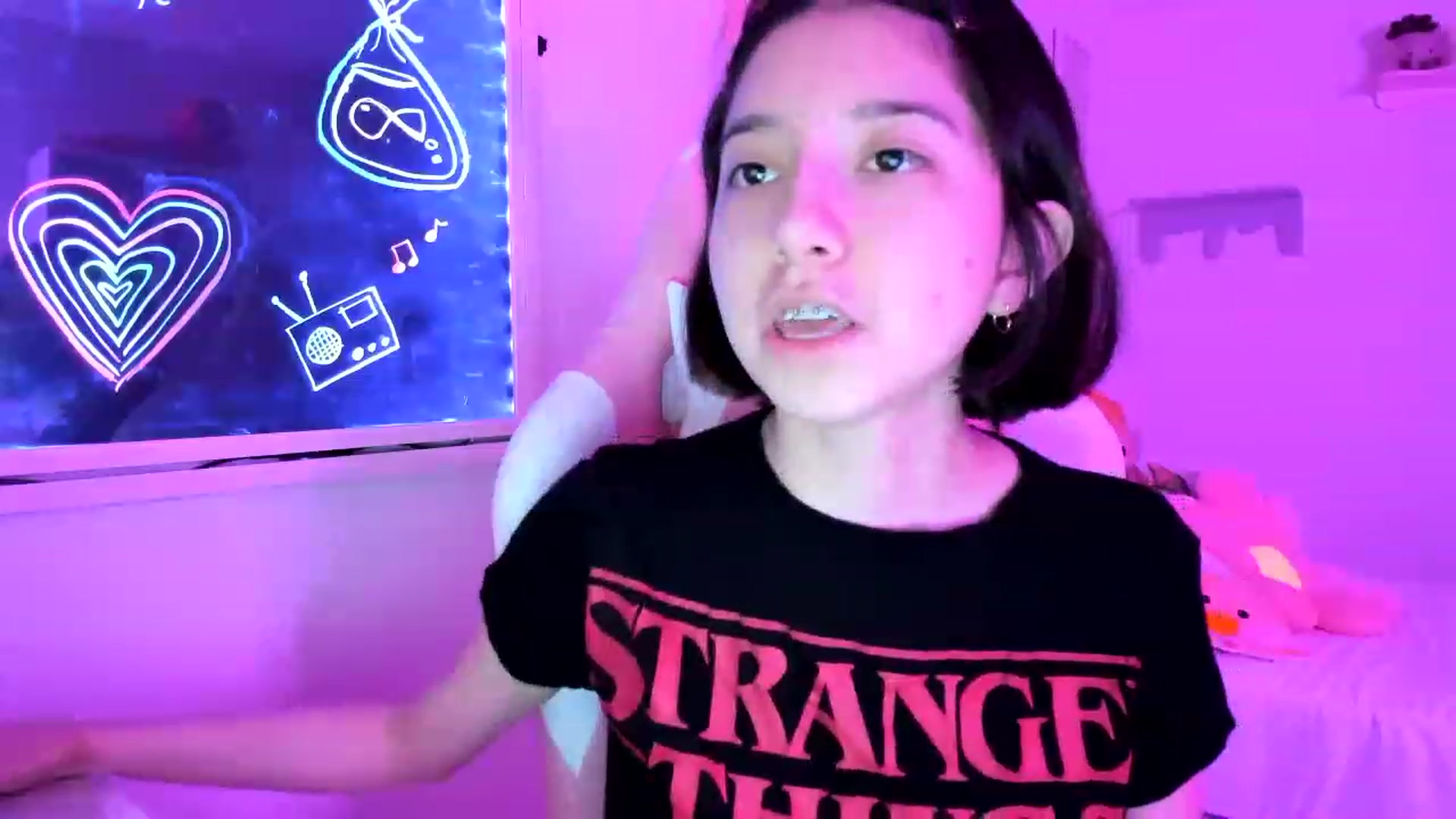 Gallery image thumbnail from Cherrycute666's myfreecams stream on, 04/21/2023, 02:41 image 9 of 20