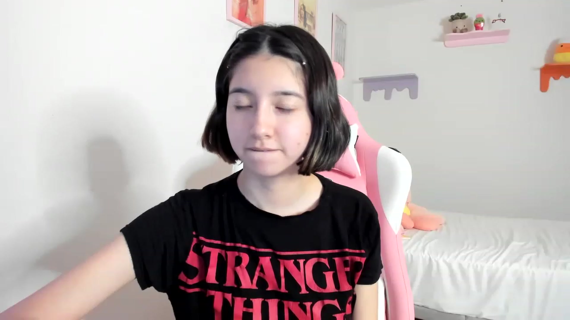 Gallery image thumbnail from Cherrycute666's myfreecams stream on, 04/21/2023, 06:23 image 15 of 20