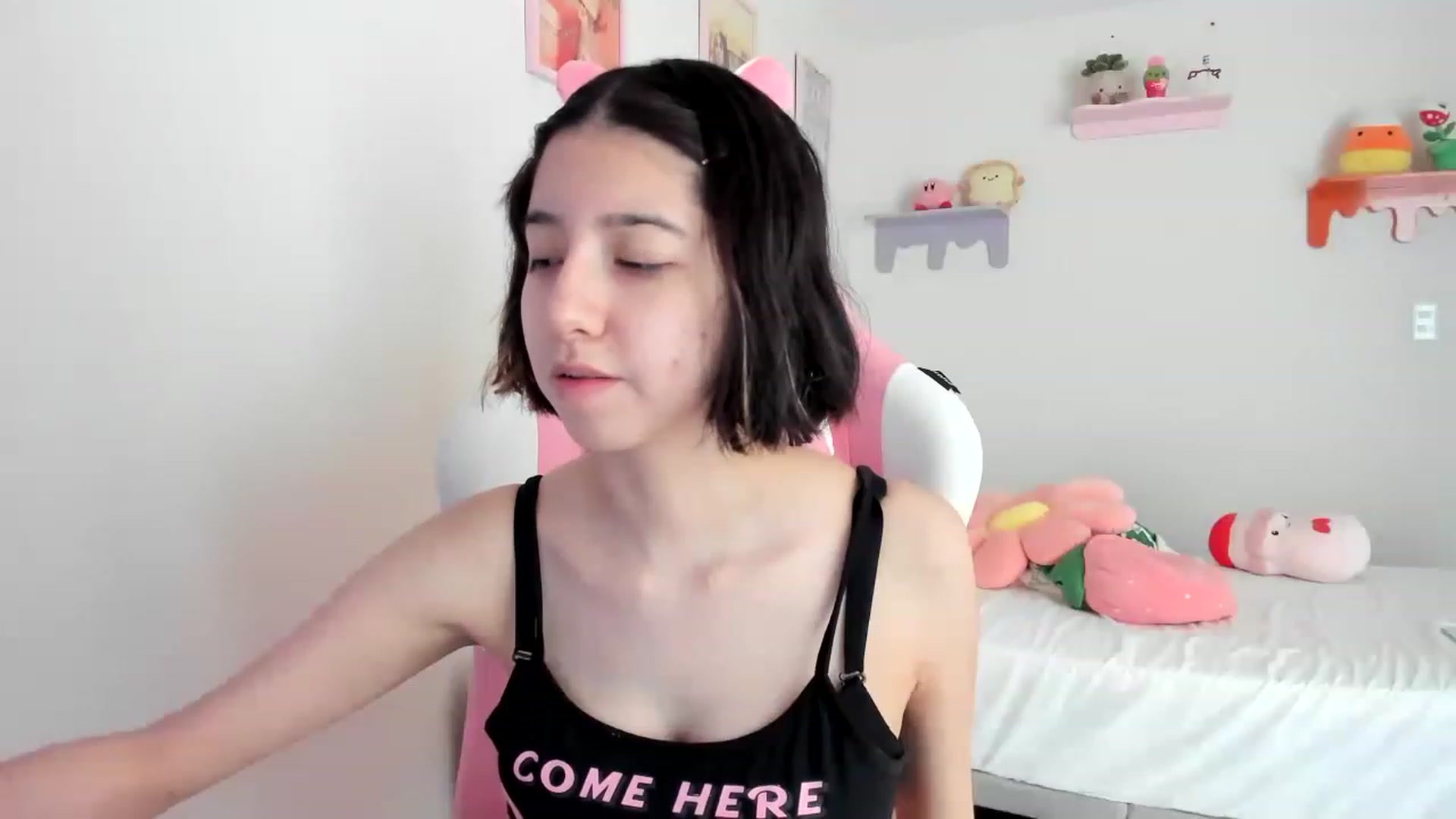 Gallery image thumbnail from Cherrycute666's myfreecams stream on, 04/21/2023, 18:47 image 11 of 20