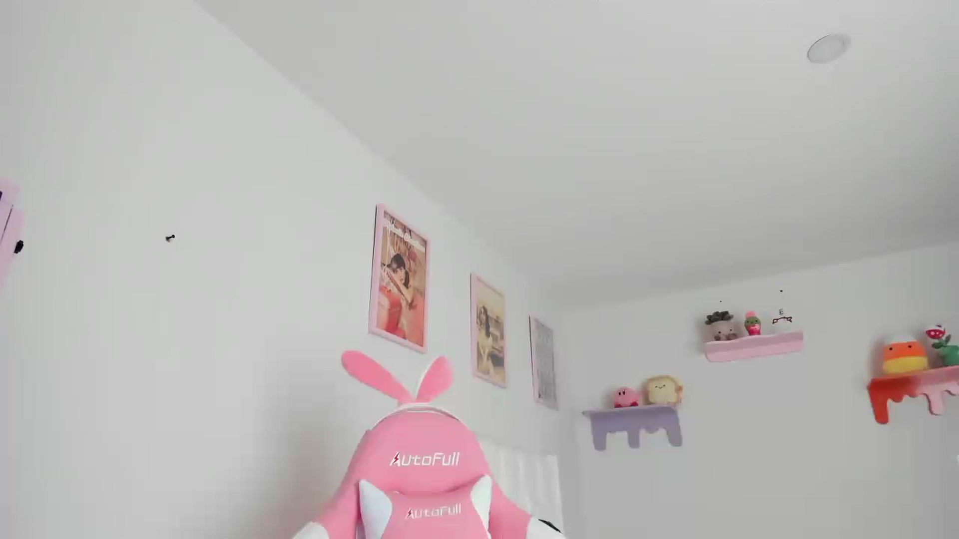 Gallery image thumbnail from Cherrycute666's myfreecams stream on, 04/21/2023, 18:47 image 10 of 20