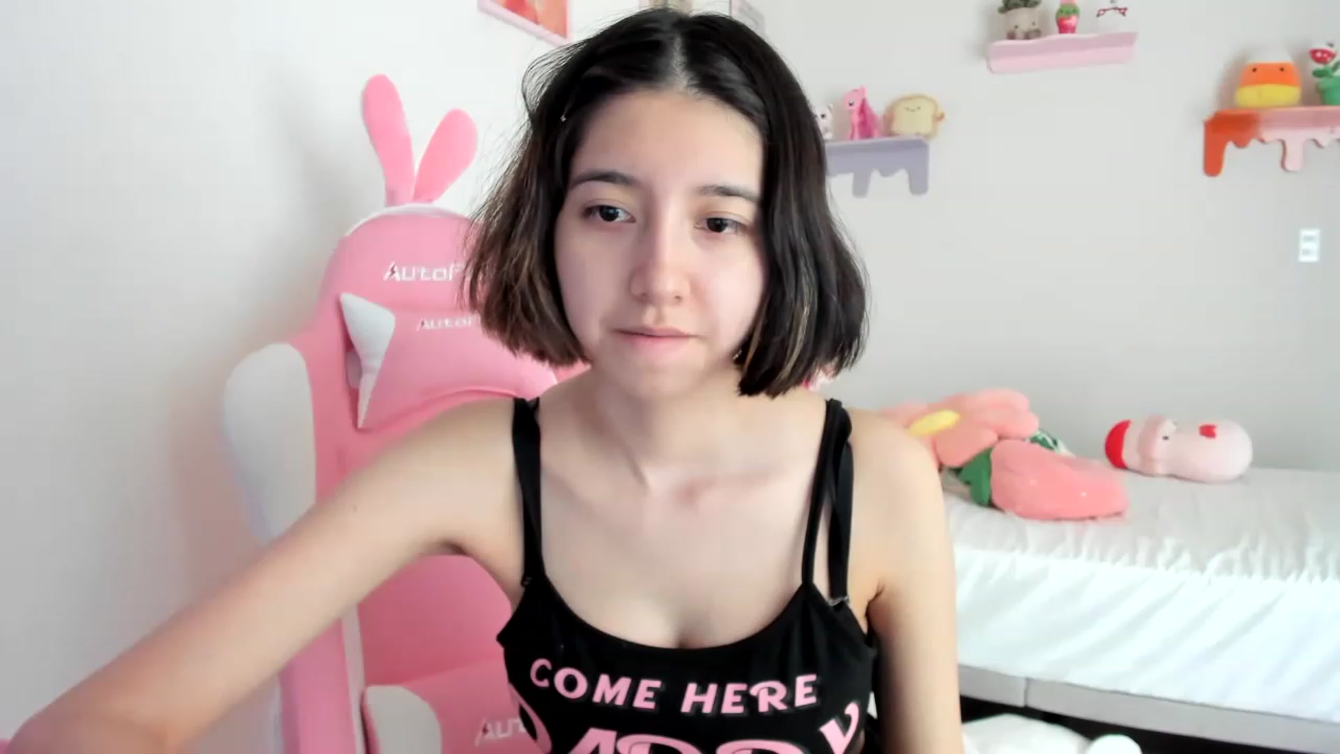 Gallery image thumbnail from Cherrycute666's myfreecams stream on, 04/21/2023, 21:15 image 14 of 20