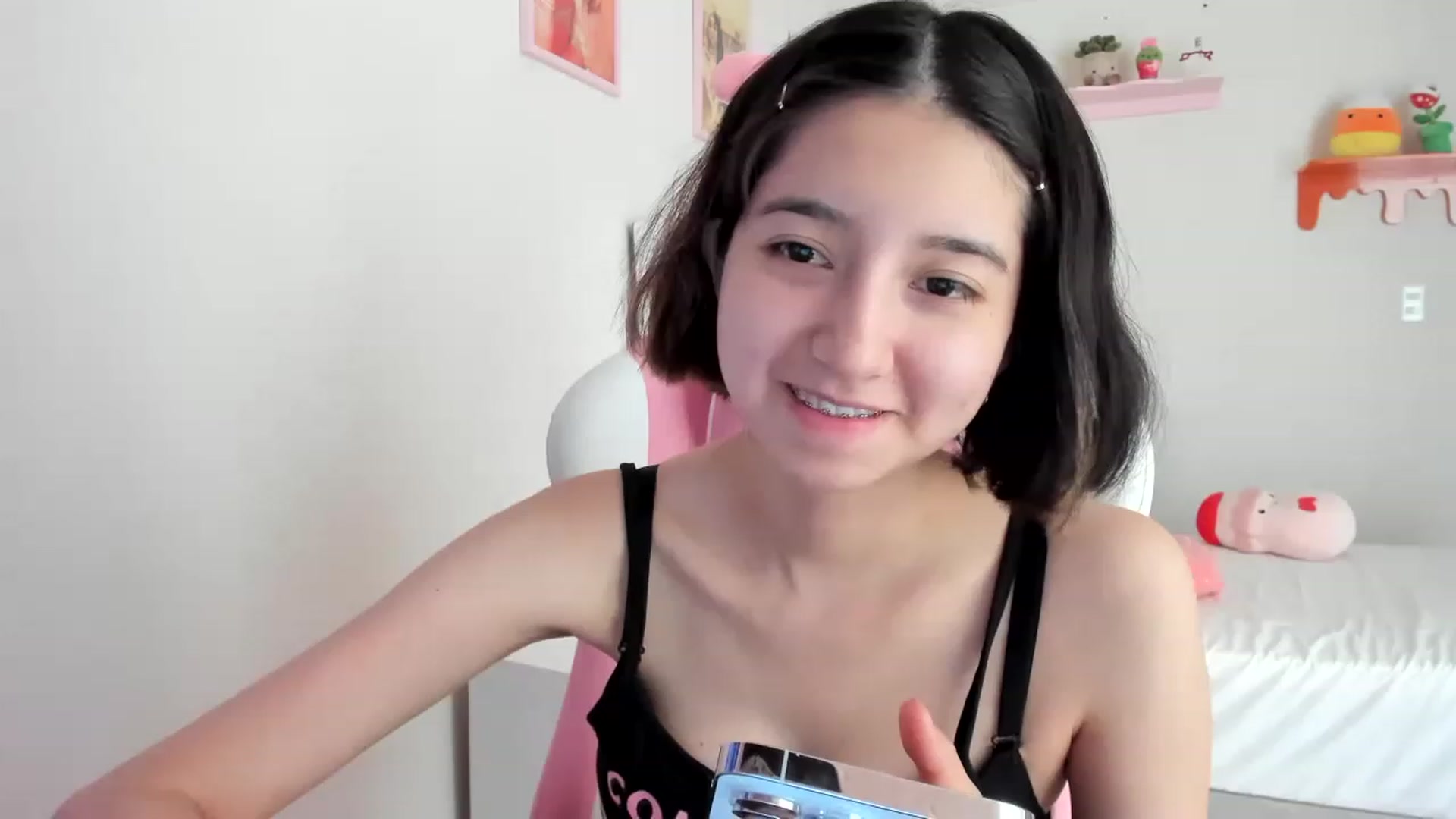 Gallery image thumbnail from Cherrycute666's myfreecams stream on, 04/21/2023, 21:15 image 1 of 20