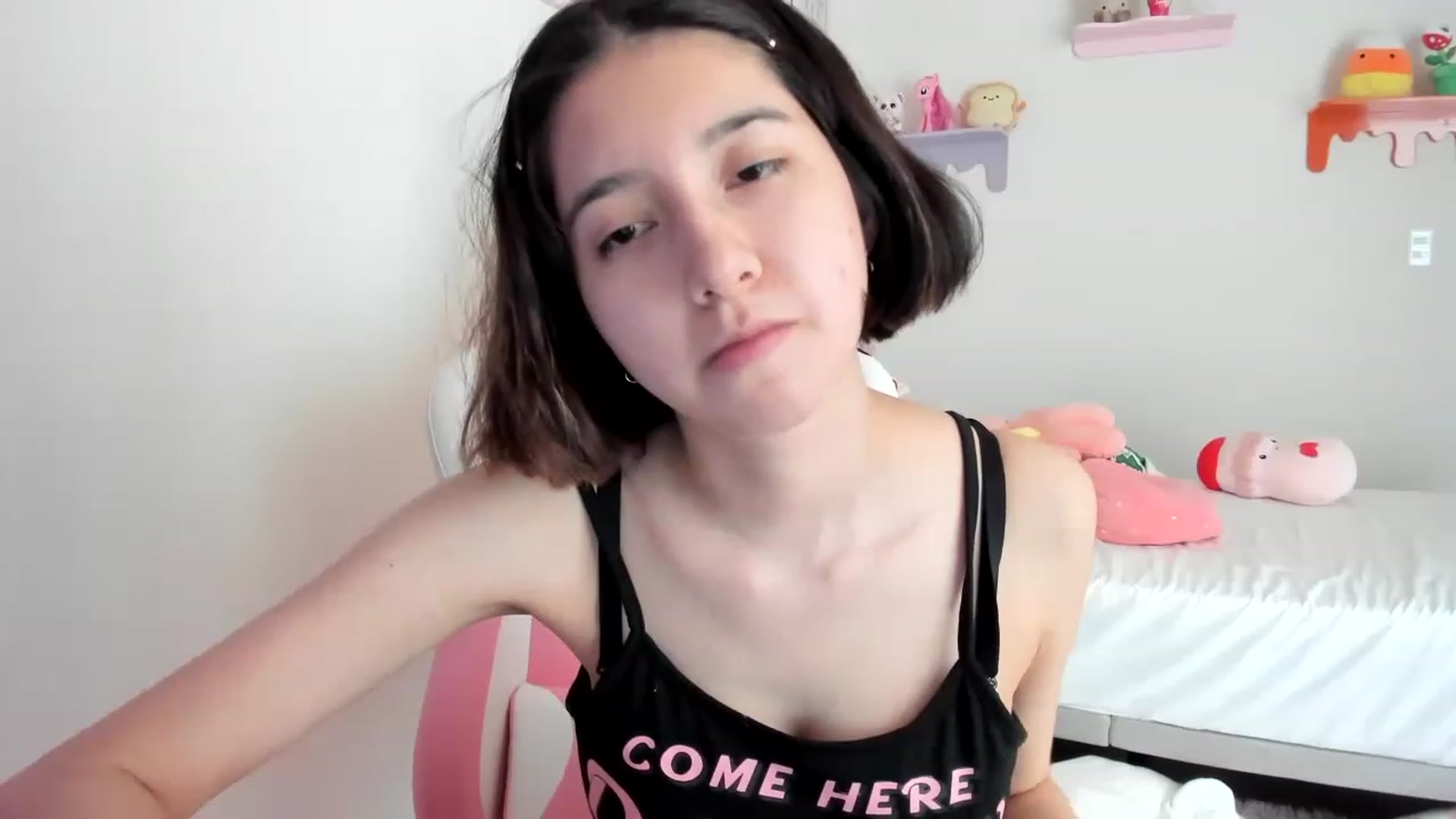 Gallery image thumbnail from Cherrycute666's myfreecams stream on, 04/21/2023, 21:15 image 11 of 20