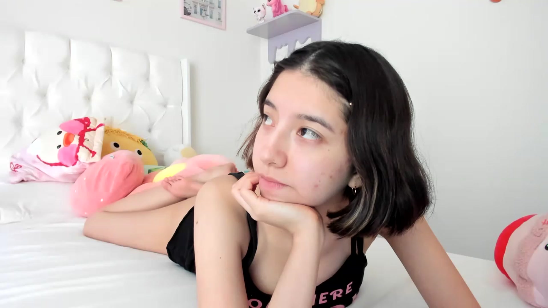 Gallery image thumbnail from Cherrycute666's myfreecams stream on, 04/21/2023, 21:15 image 17 of 20