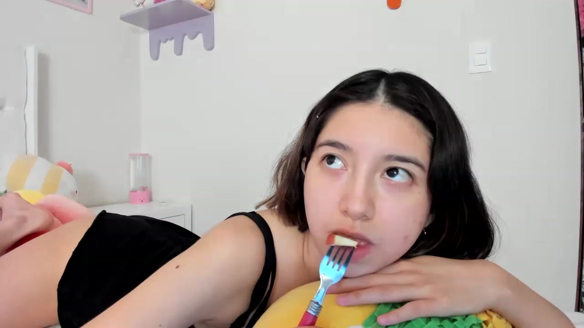 Gallery image thumbnail from Cherrycute666's myfreecams stream on, 04/21/2023, 21:58 image 9 of 20