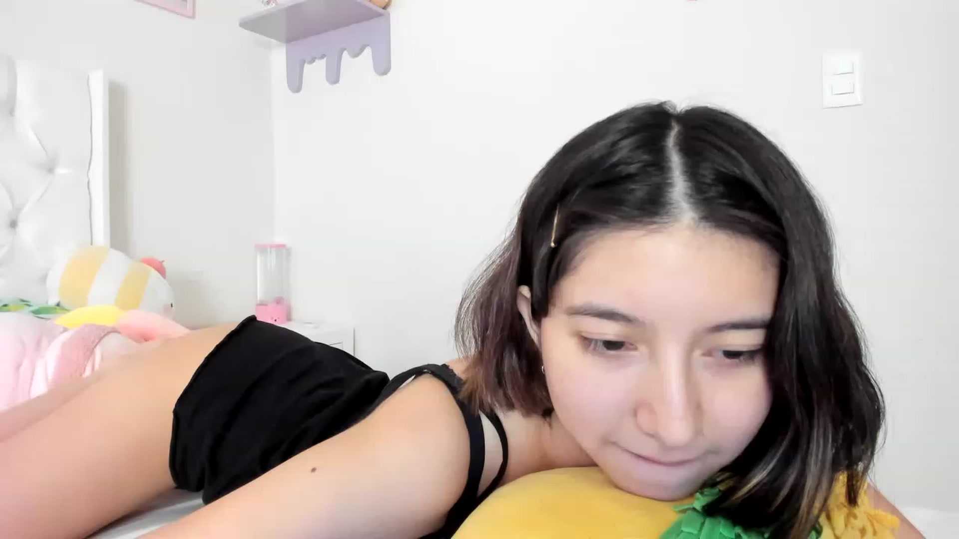 Gallery image thumbnail from Cherrycute666's myfreecams stream on, 04/21/2023, 21:58 image 7 of 20