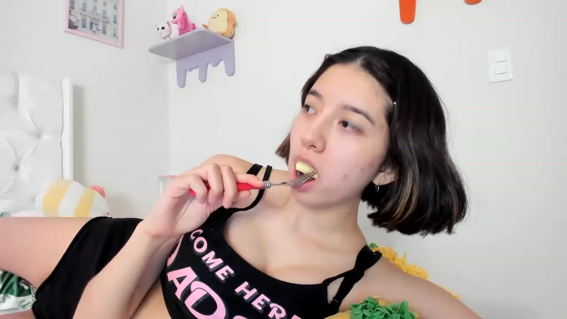 Gallery image thumbnail from Cherrycute666's myfreecams stream on, 04/21/2023, 21:58 image 5 of 20