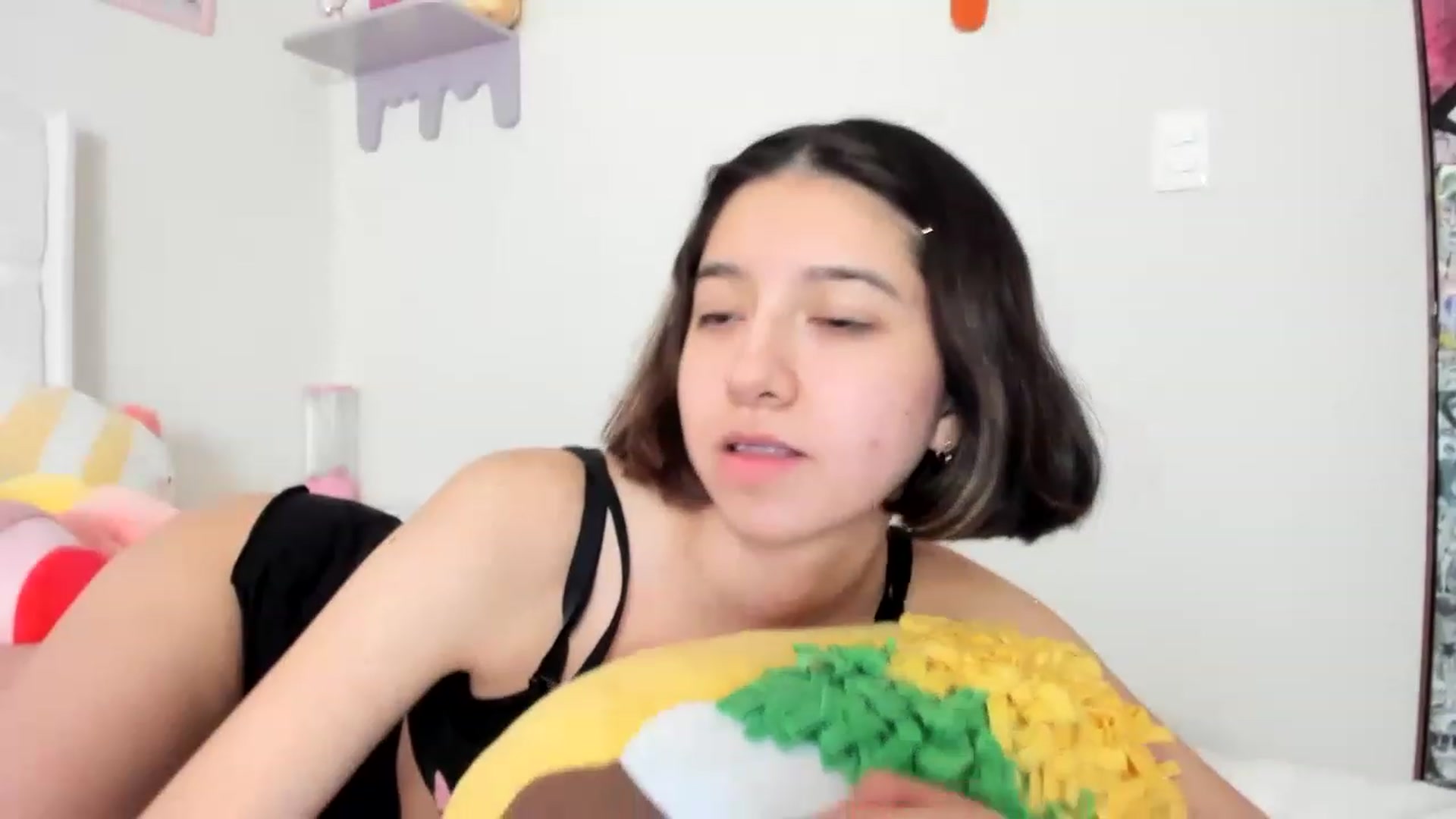 Gallery image thumbnail from Cherrycute666's myfreecams stream on, 04/21/2023, 21:58 image 10 of 20