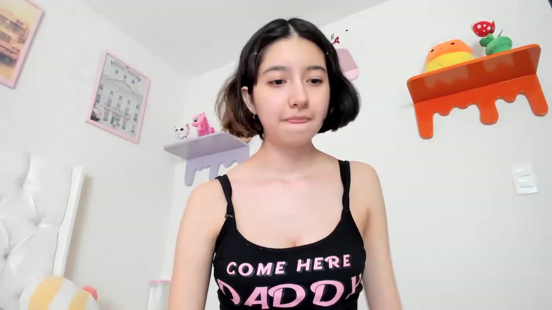 Gallery image thumbnail from Cherrycute666's myfreecams stream on, 04/21/2023, 21:58 image 15 of 20