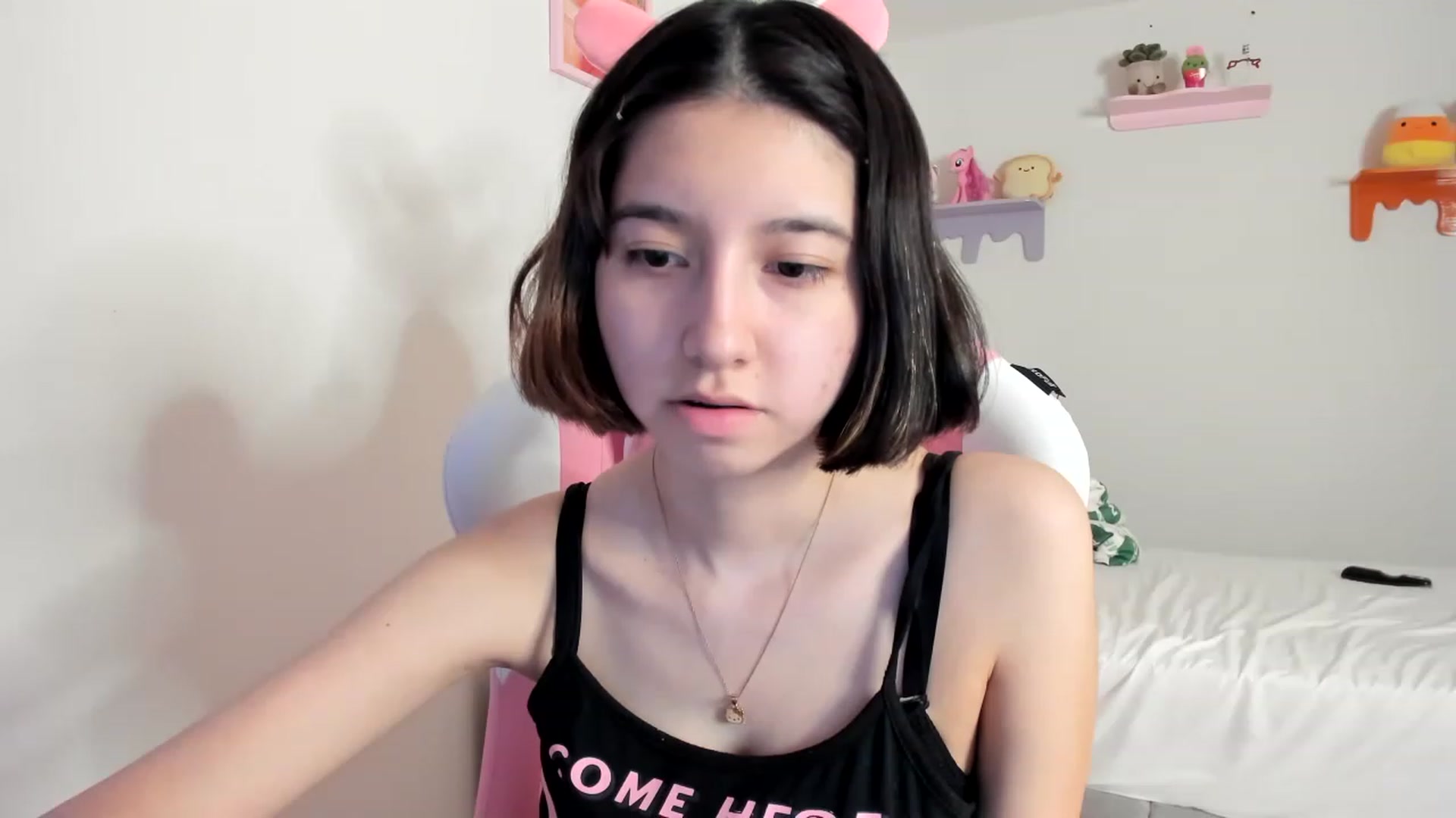 Gallery image thumbnail from Cherrycute666's myfreecams stream on, 04/22/2023, 03:27 image 6 of 20