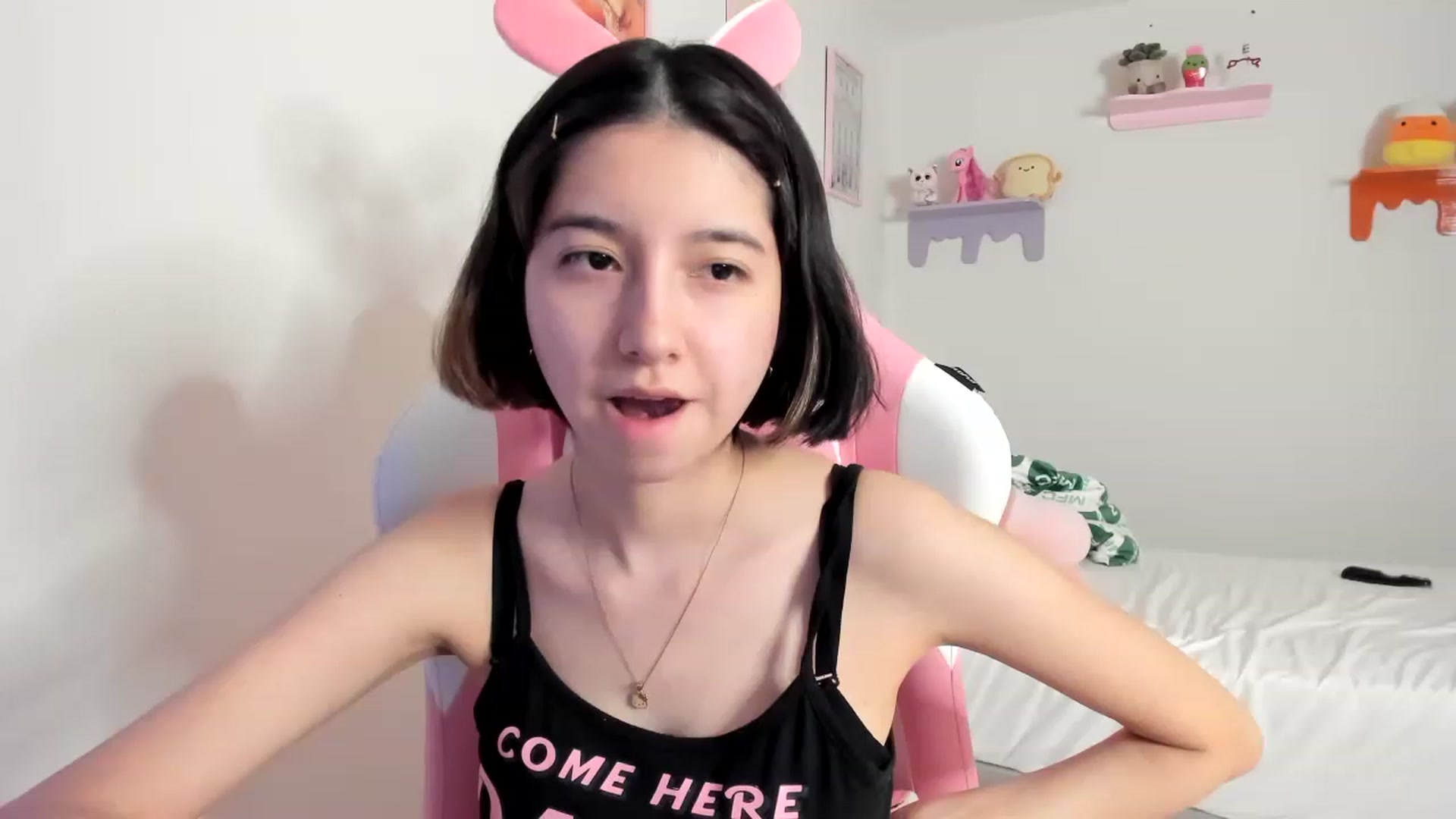 Gallery image thumbnail from Cherrycute666's myfreecams stream on, 04/22/2023, 03:27 image 9 of 20