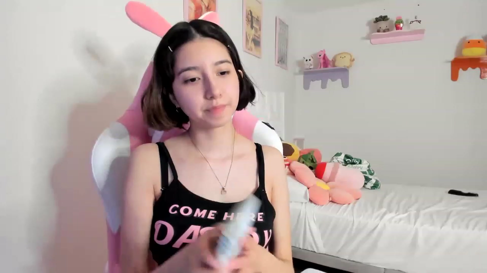Gallery image thumbnail from Cherrycute666's myfreecams stream on, 04/22/2023, 03:27 image 4 of 20