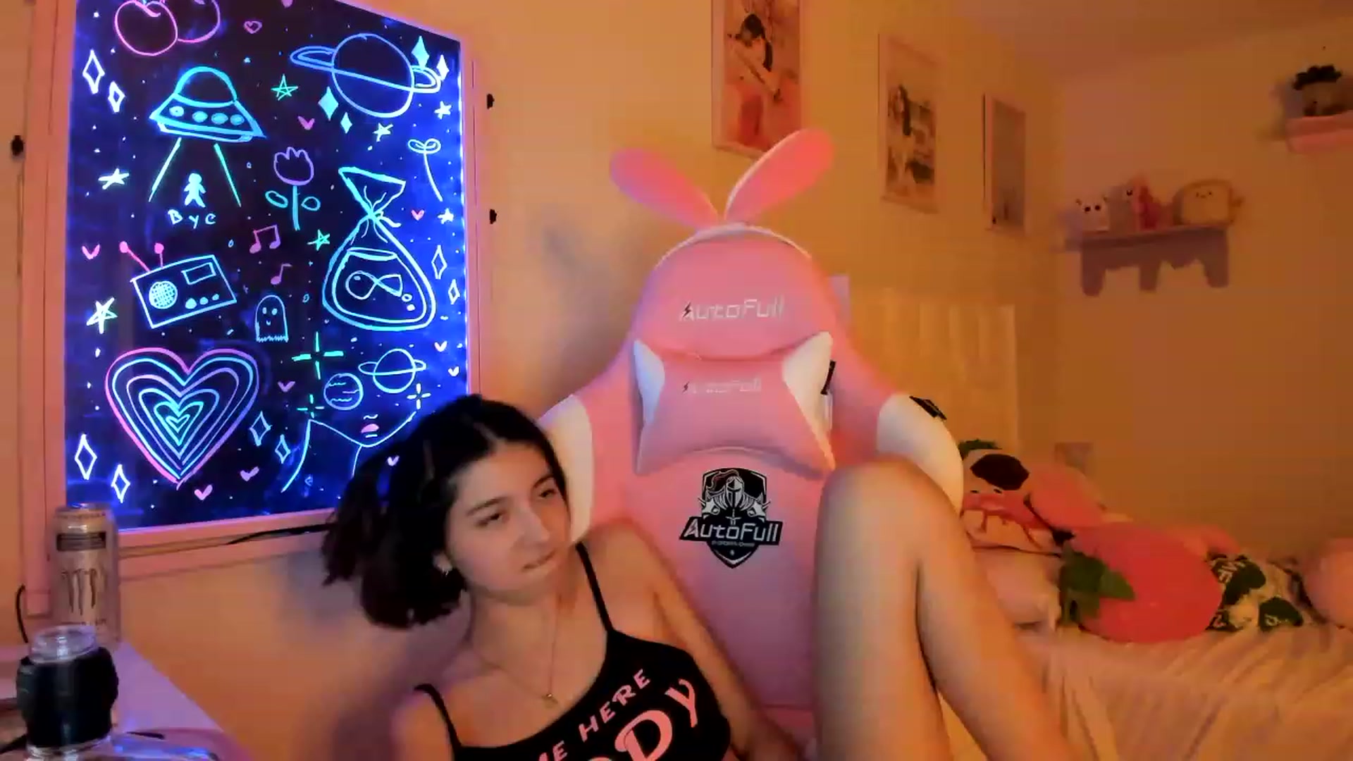 Gallery image thumbnail from Cherrycute666's myfreecams stream on, 04/22/2023, 09:57 image 14 of 20